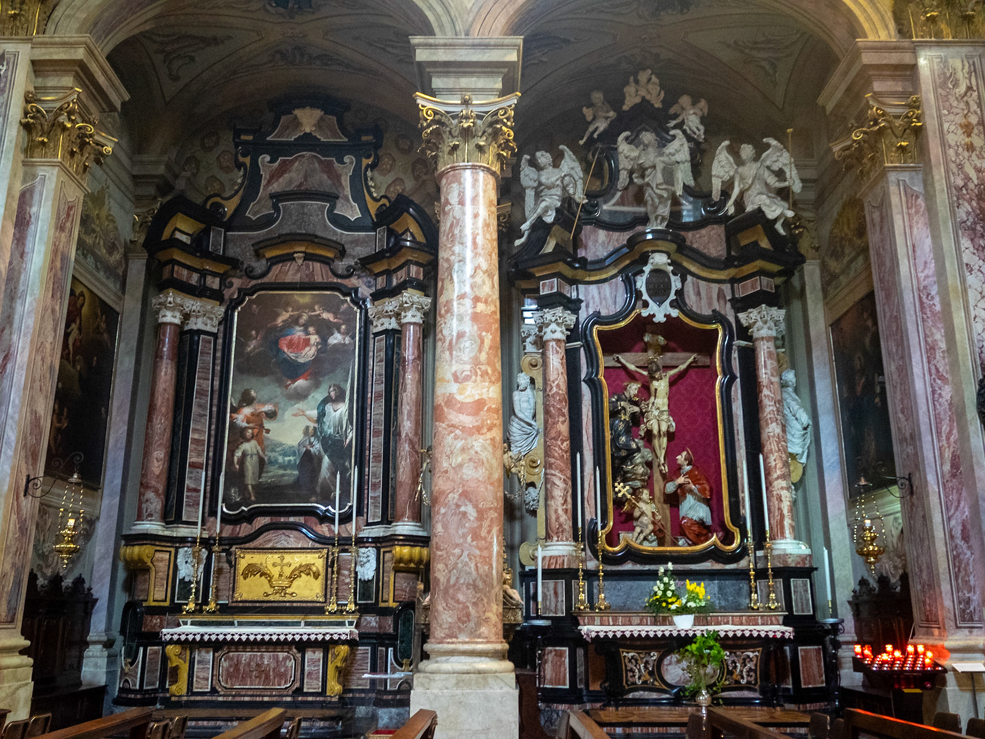 Side chapels of the Basilica di Santa Maria Assunta, Clusone