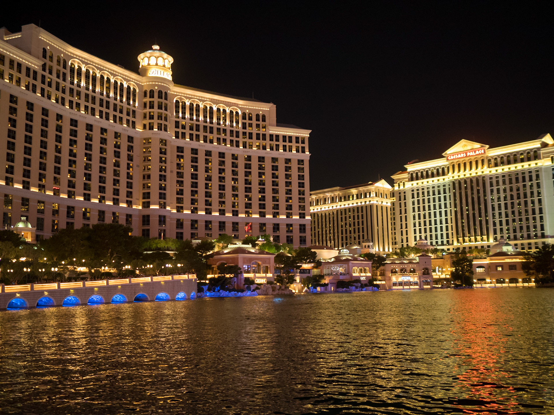 Bellagio Hotel and Casino at night