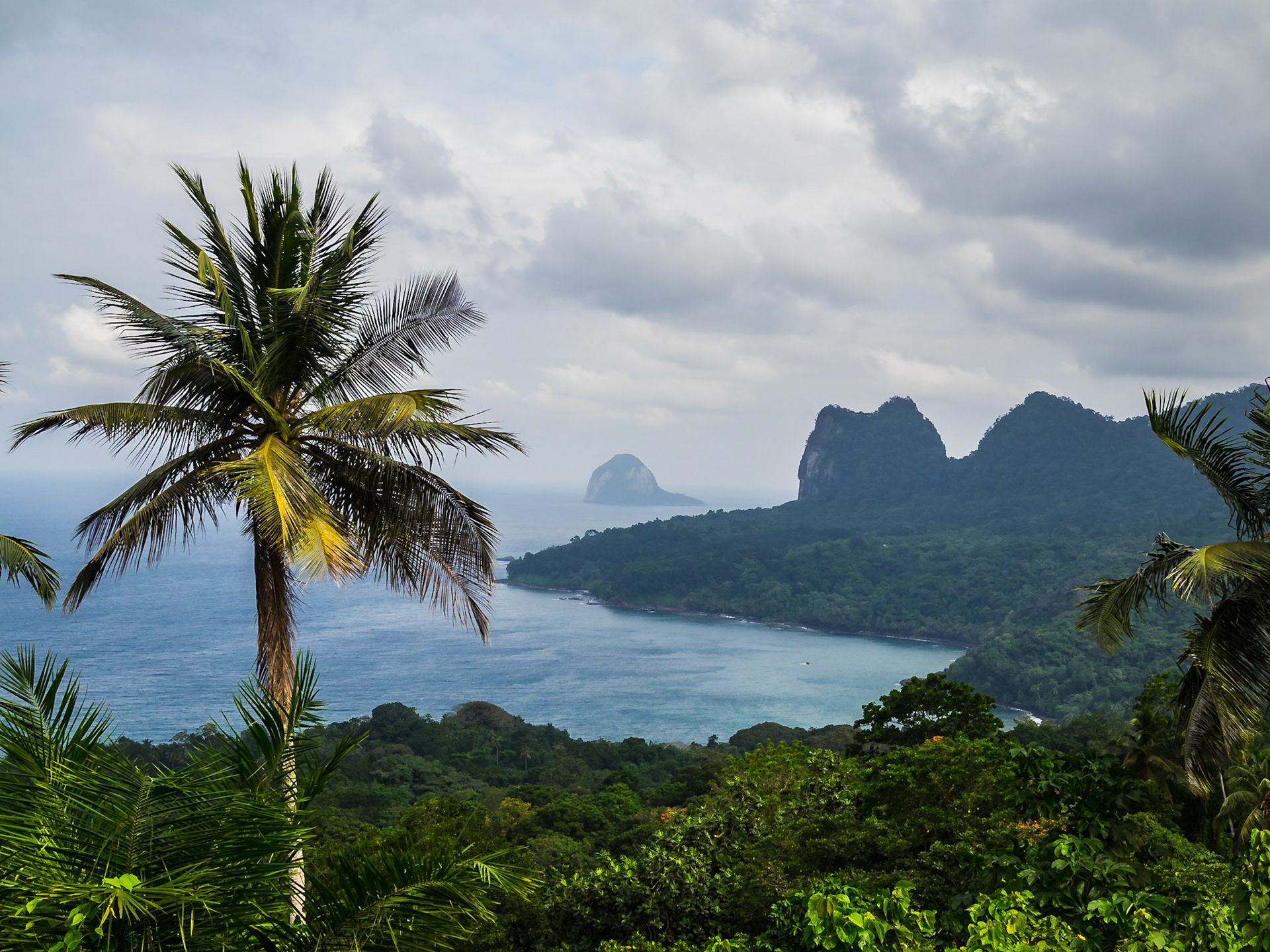 Jockey Cap Islet ashore Príncipe Island