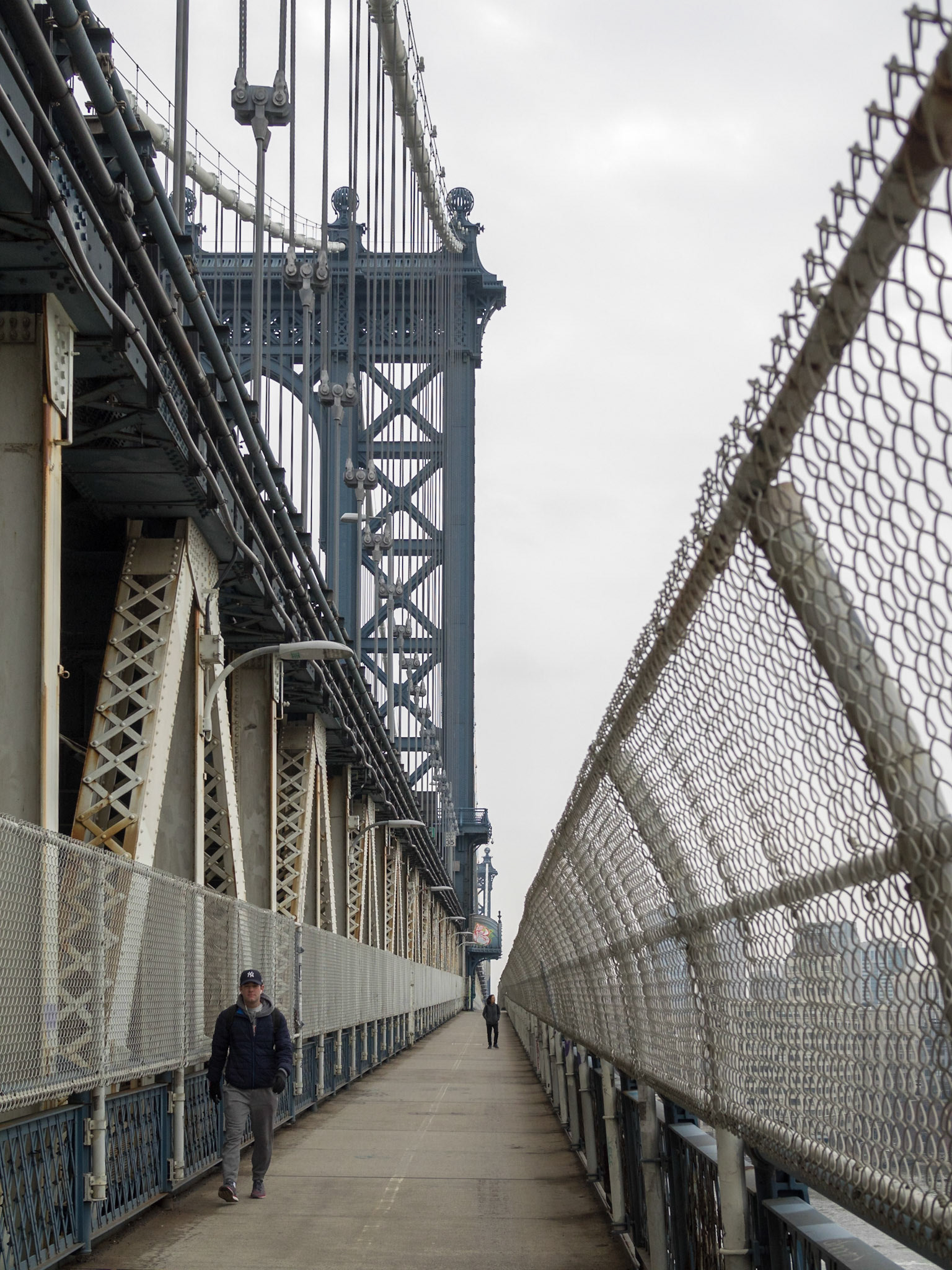 Walking in Manhattan Bridge