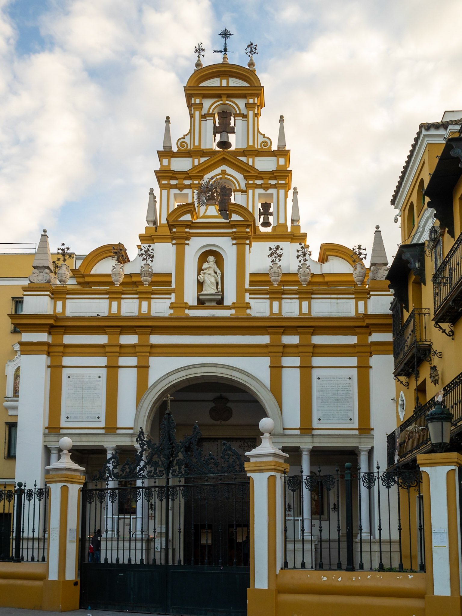 Basílica de la Macarena, Seville