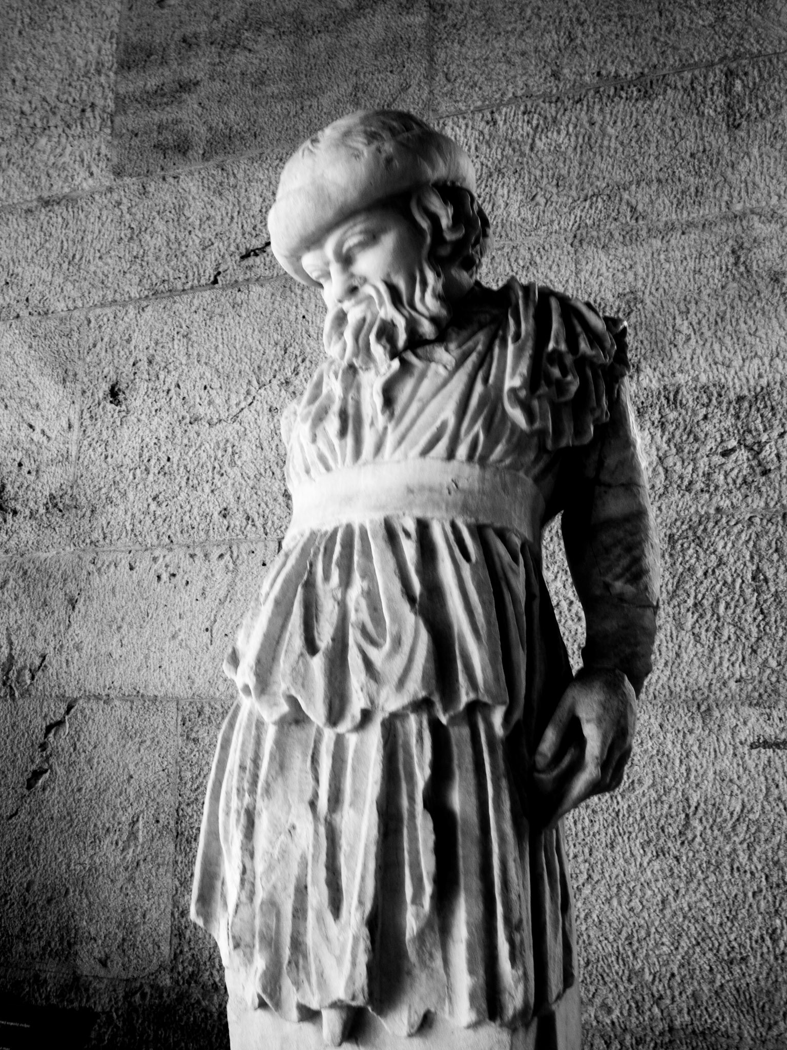 Old man statue in the Agora Museum