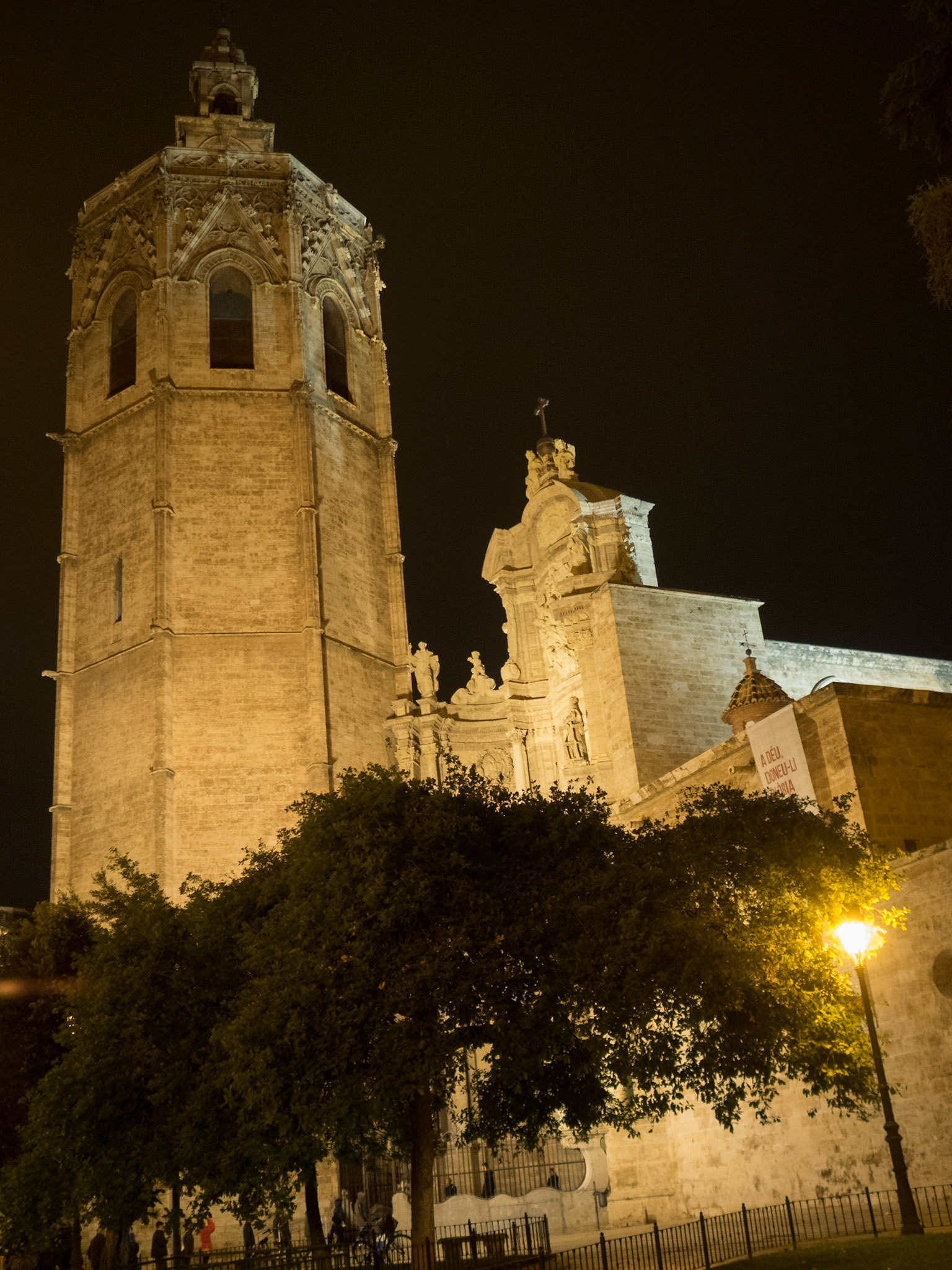 El Micalet at night, Valenica