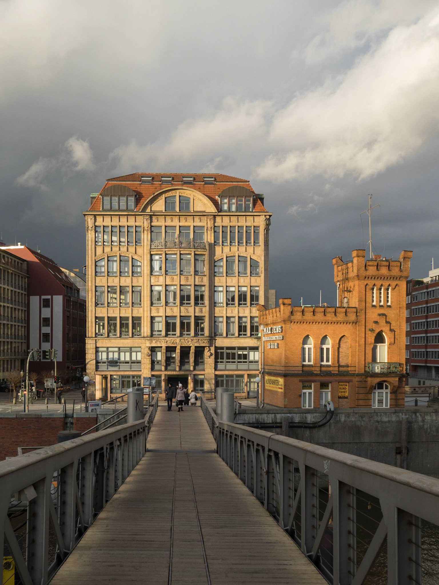 Zollkanal pedestrian bridge