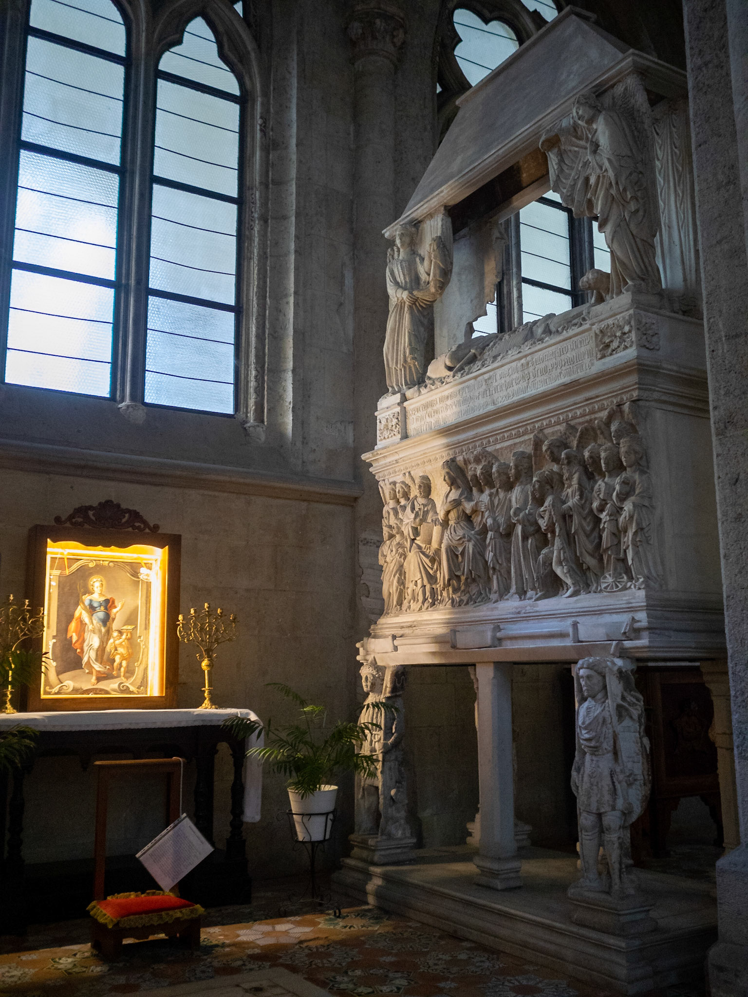 San Lorenzo Maggiore chapel with the Tomb of Ludovico Aldomorisco, Naples