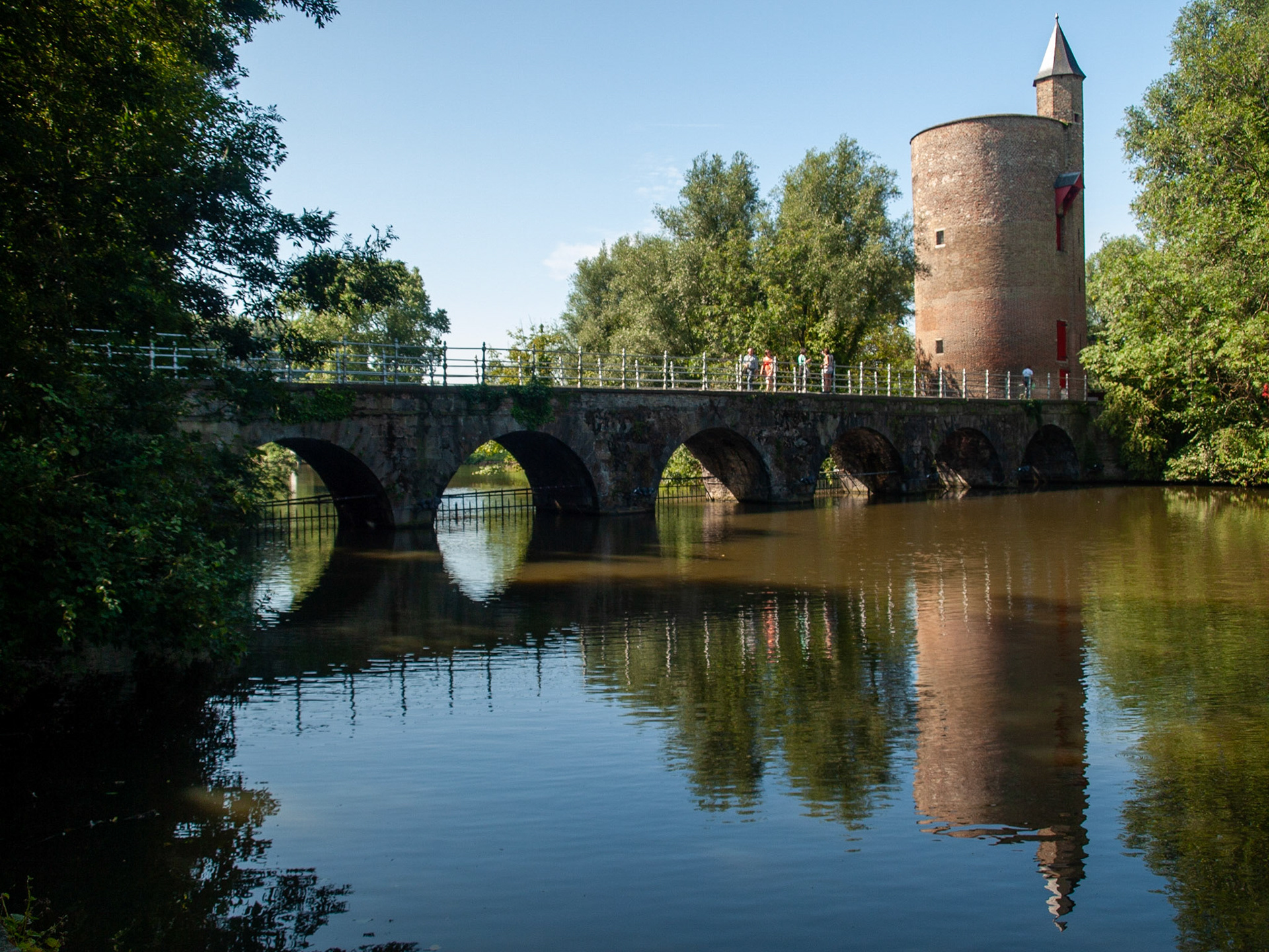 Minnewater bridge and Poertoren