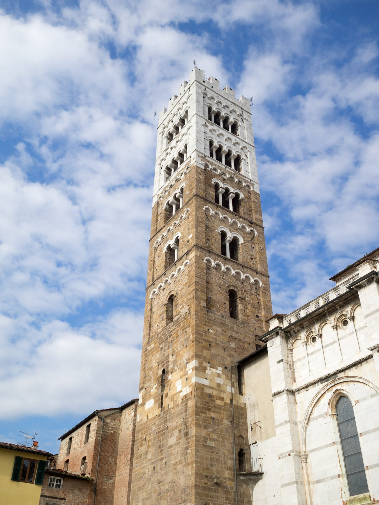 Duomo di Lucca tower