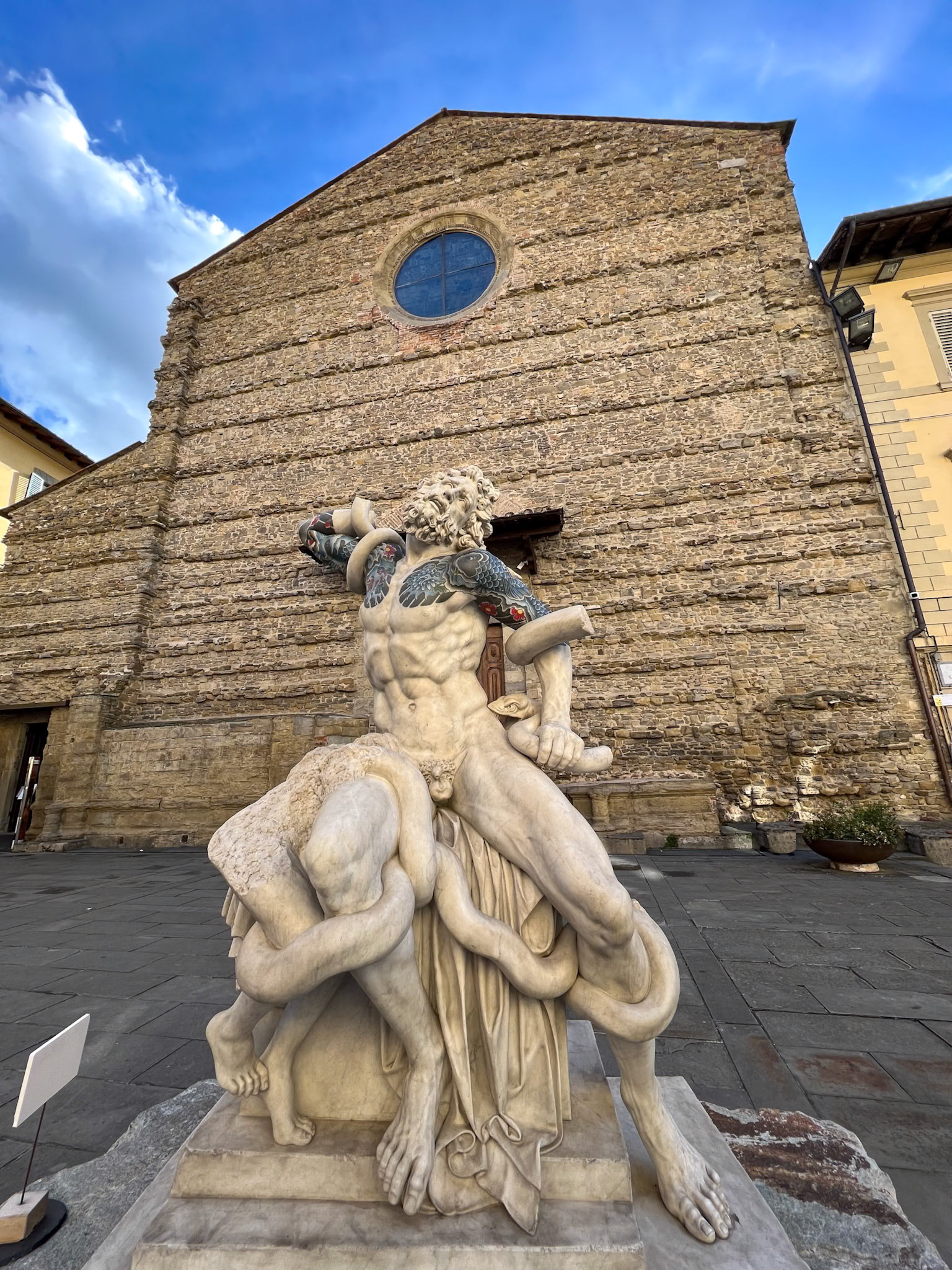Statue in front of the Basilica di San Francesco, Arezzo