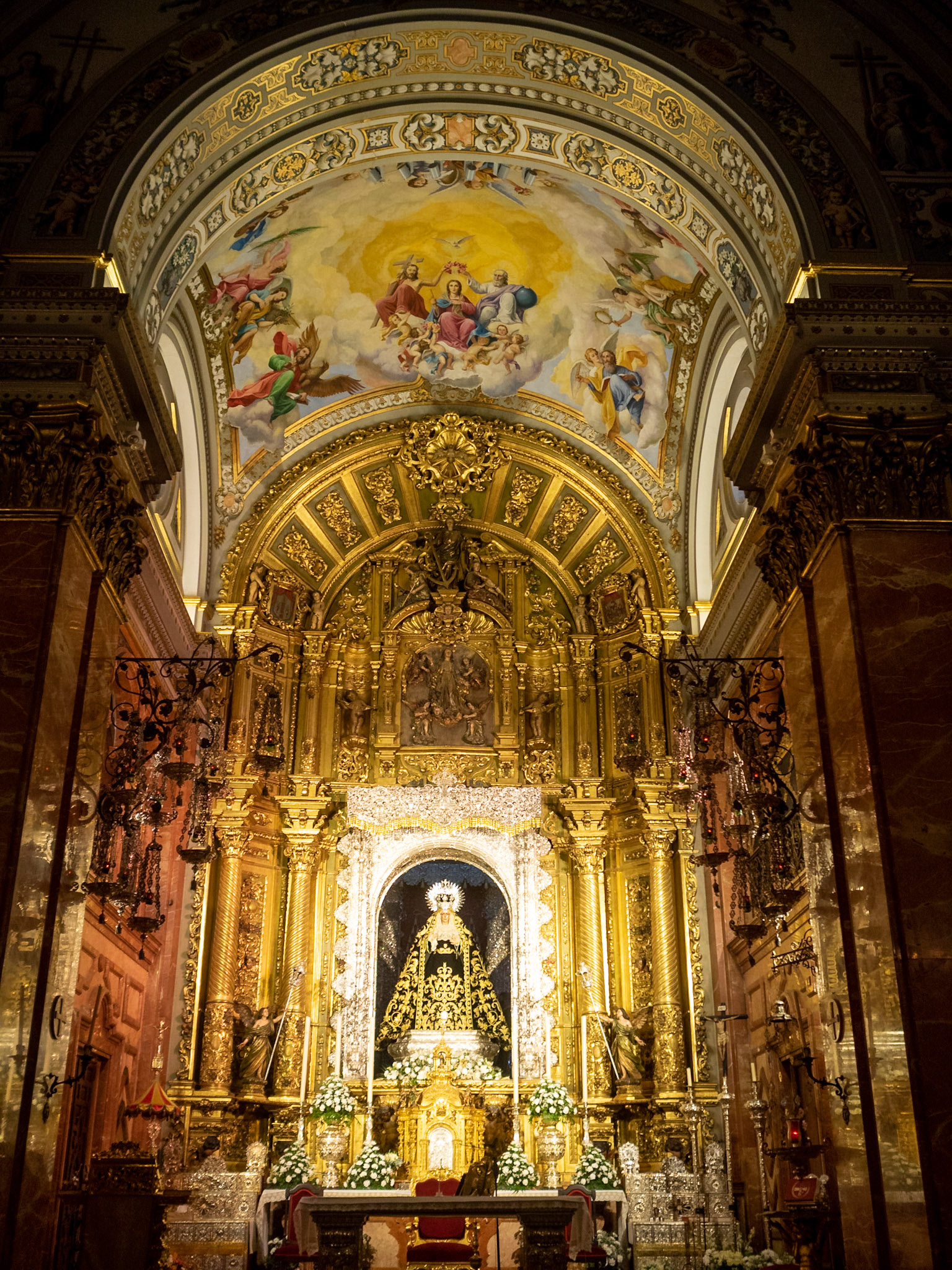 Basílica de la Macarena high altar