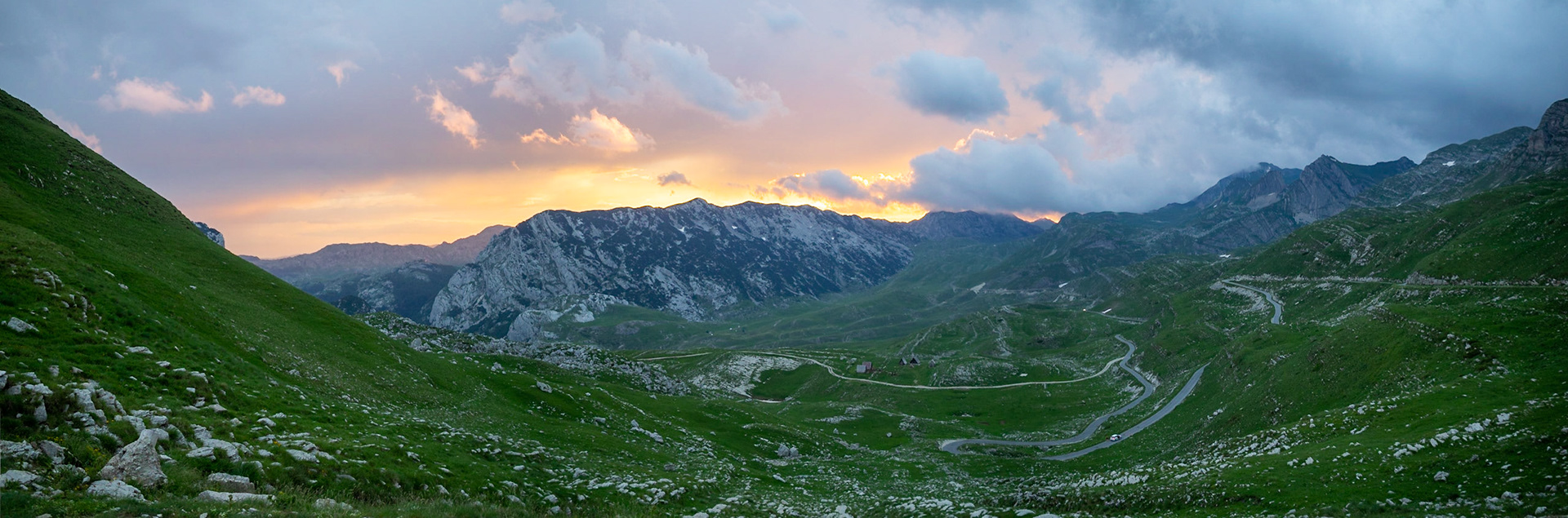 Saddle Pass panorama at dusk