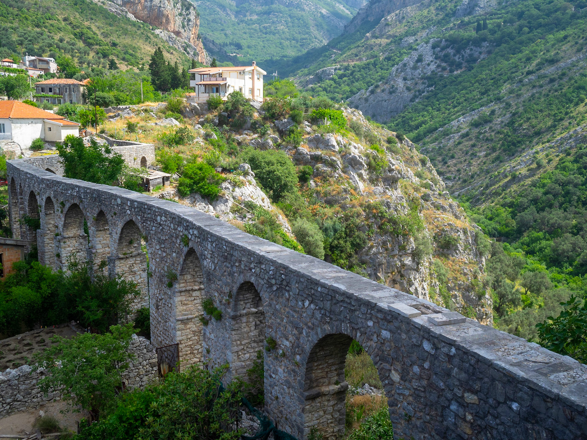 Stari Bar aqueduct