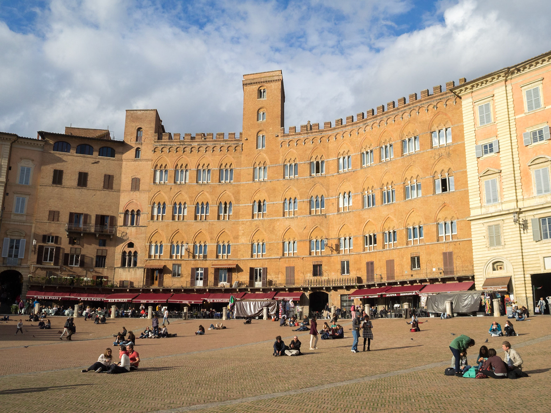 Piazza del Campo general view