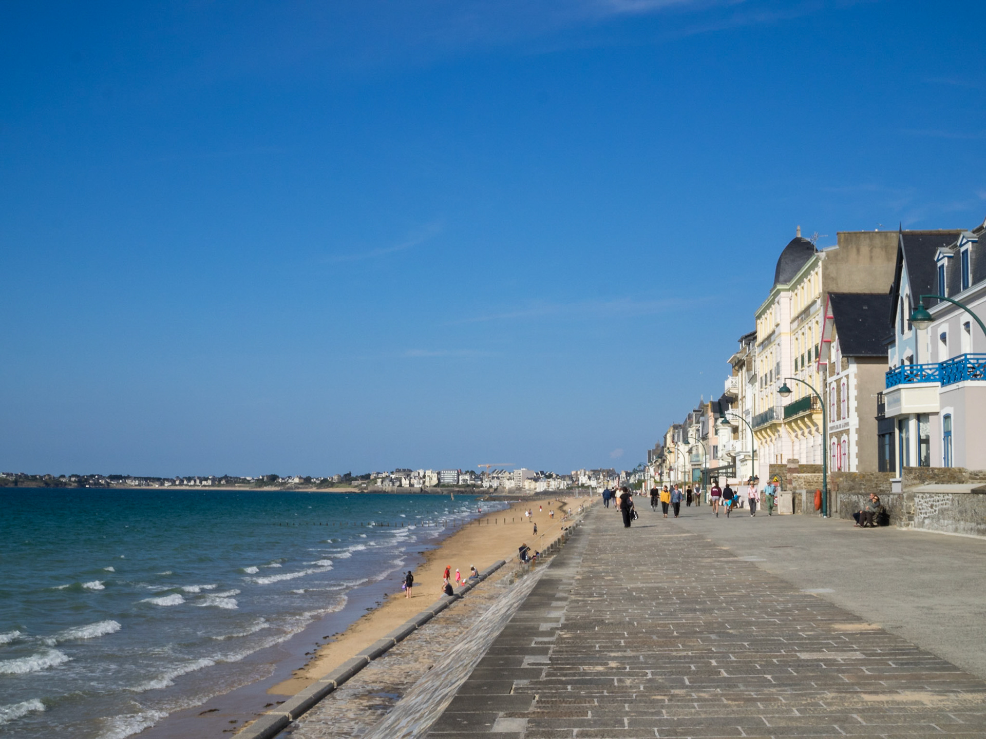 Saint-Malo beach promenade