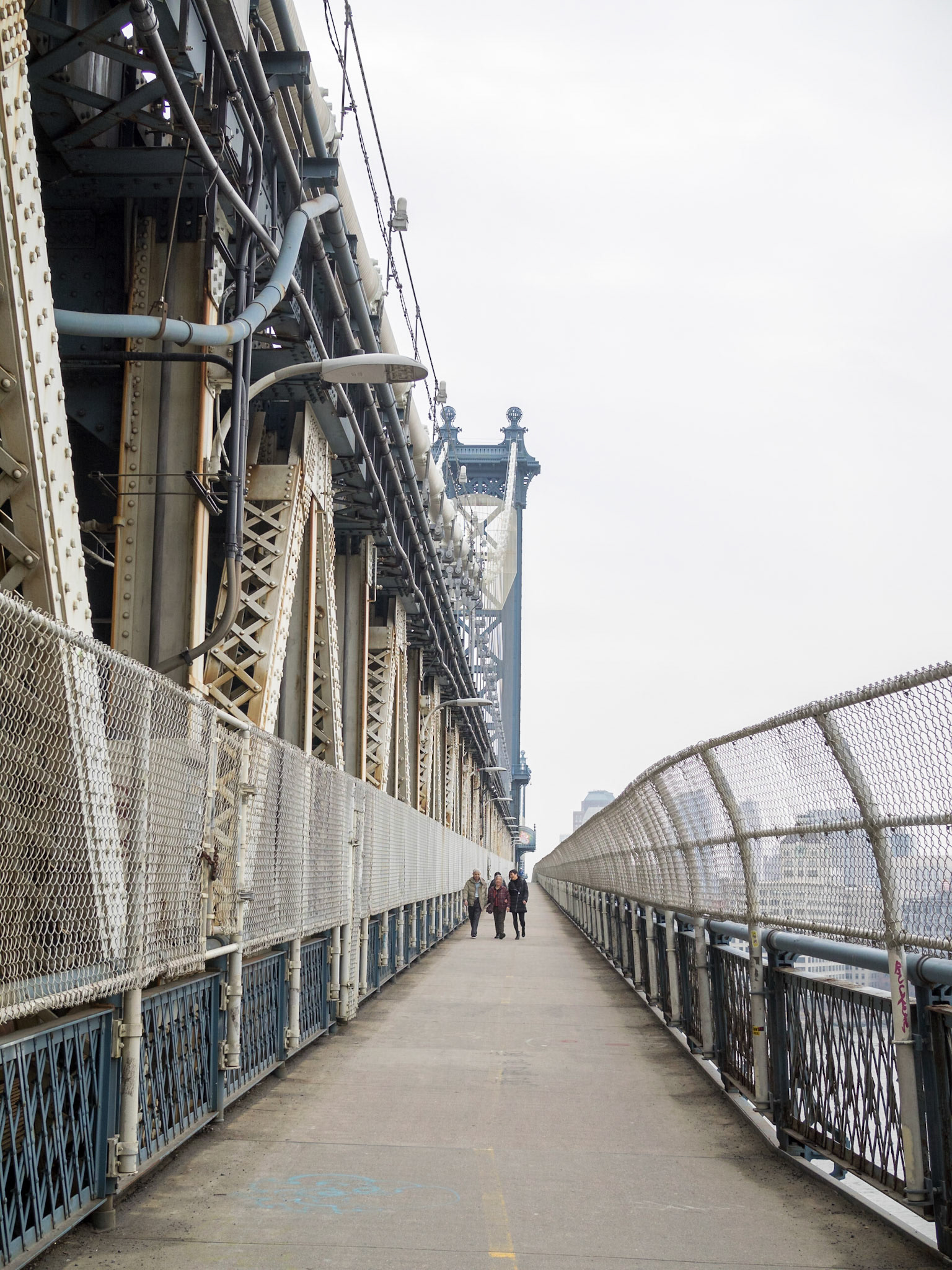 Walking in Manhattan Bridge