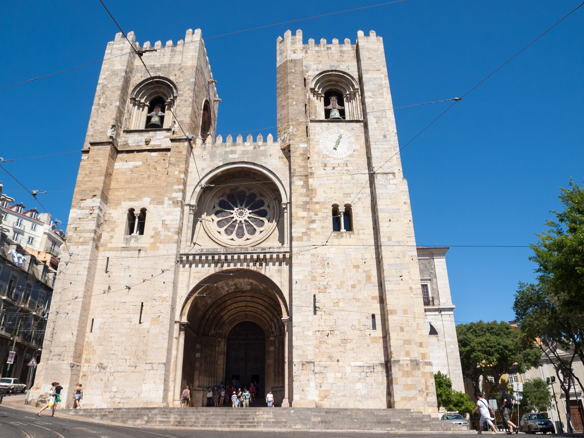 Lisbon Sé Cathedral facade
