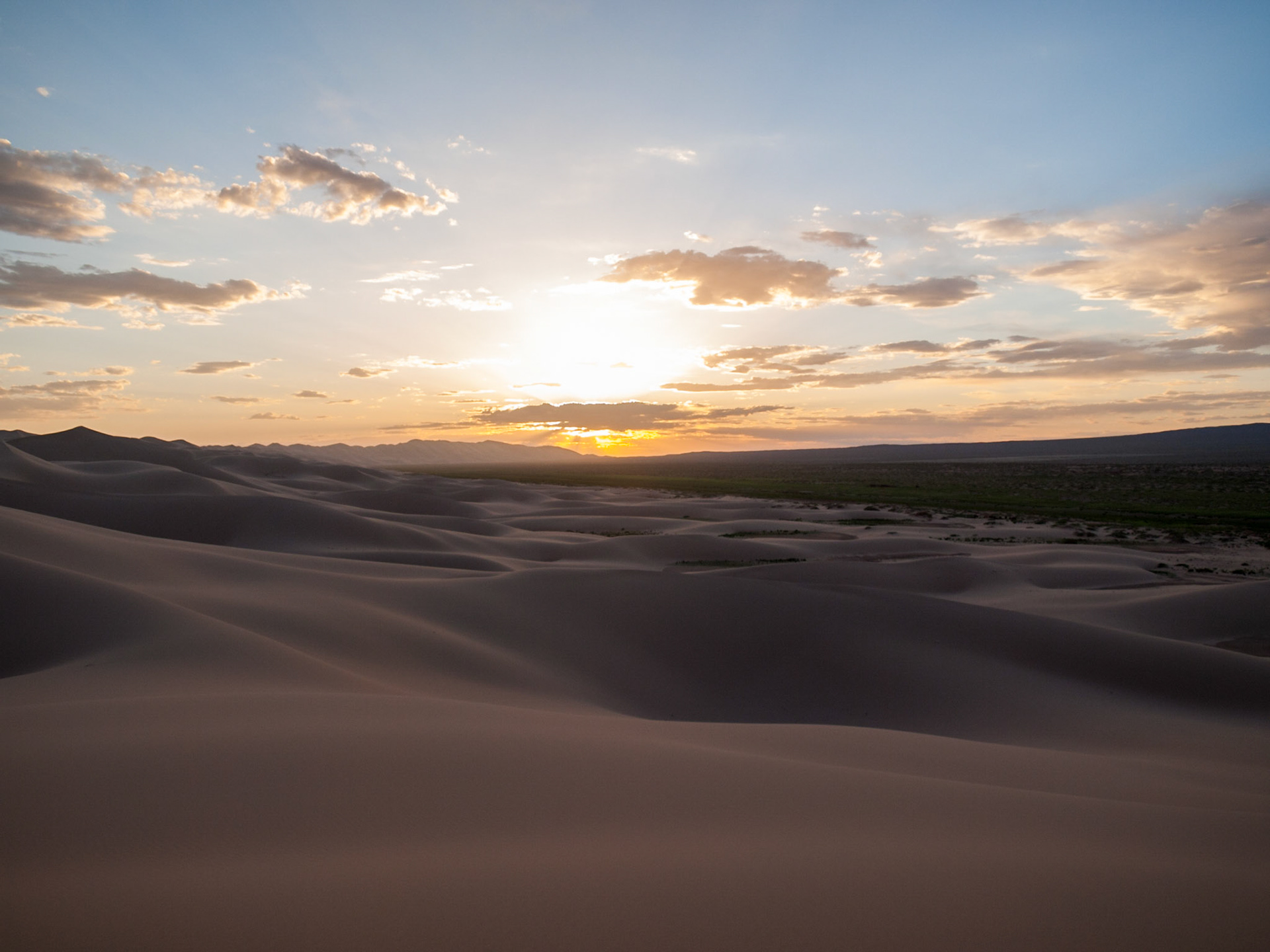 Sunset over Khongoryn Els sand dunes