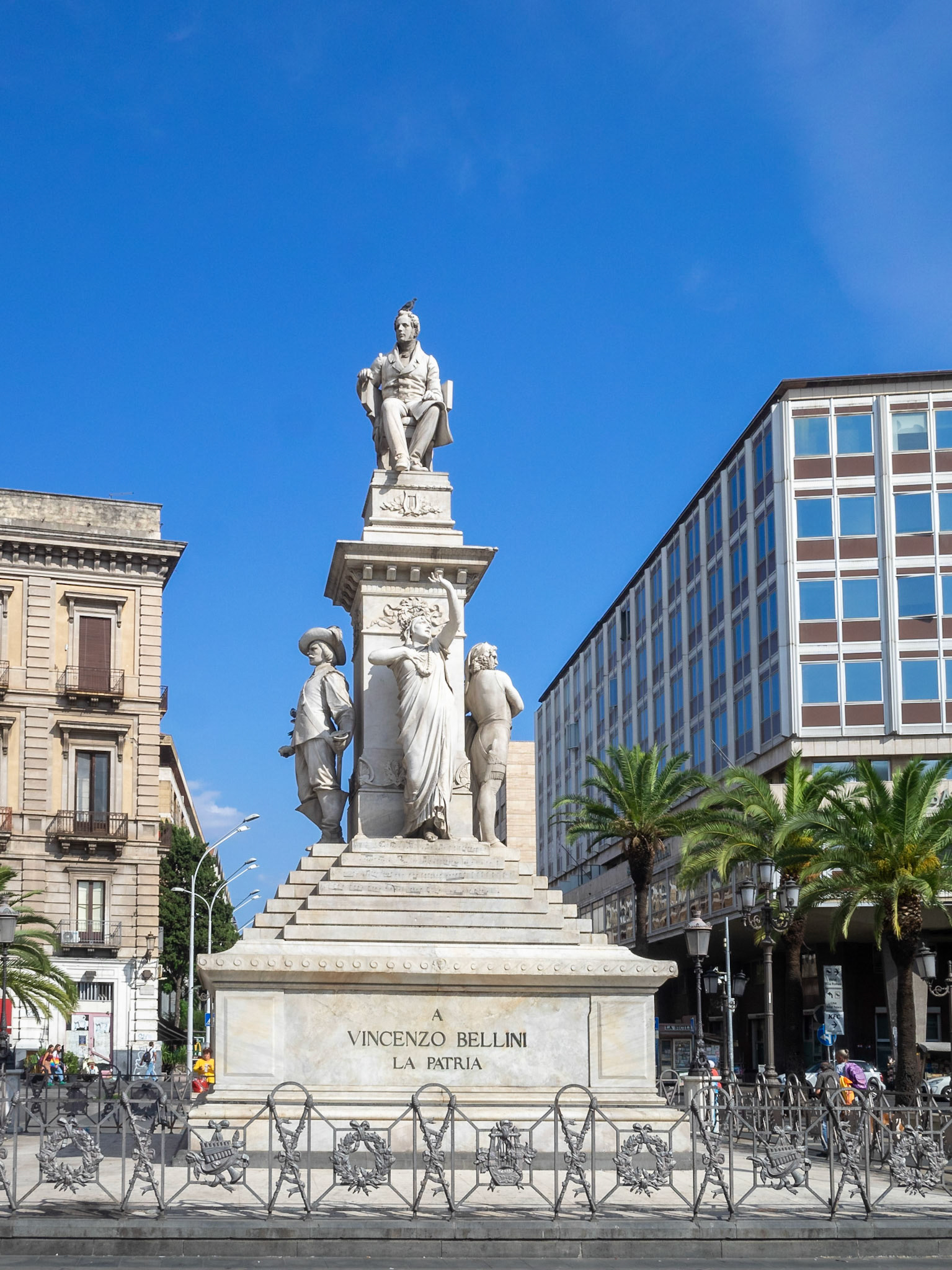 Statue of Vicenzo Bellini in Catania