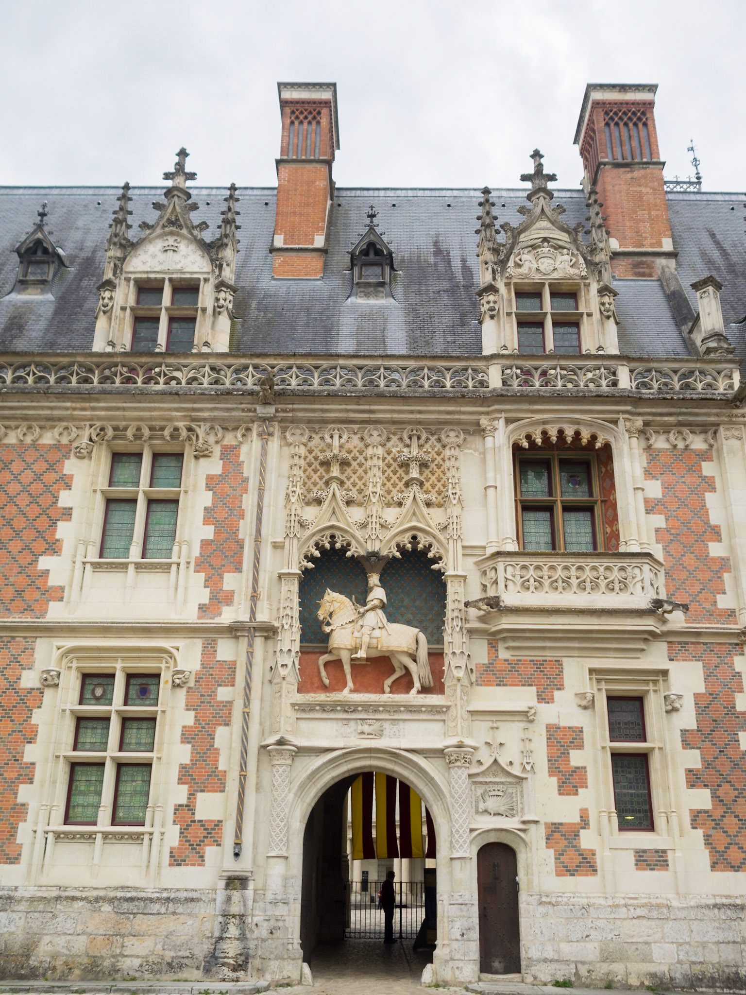 Blois castle facade