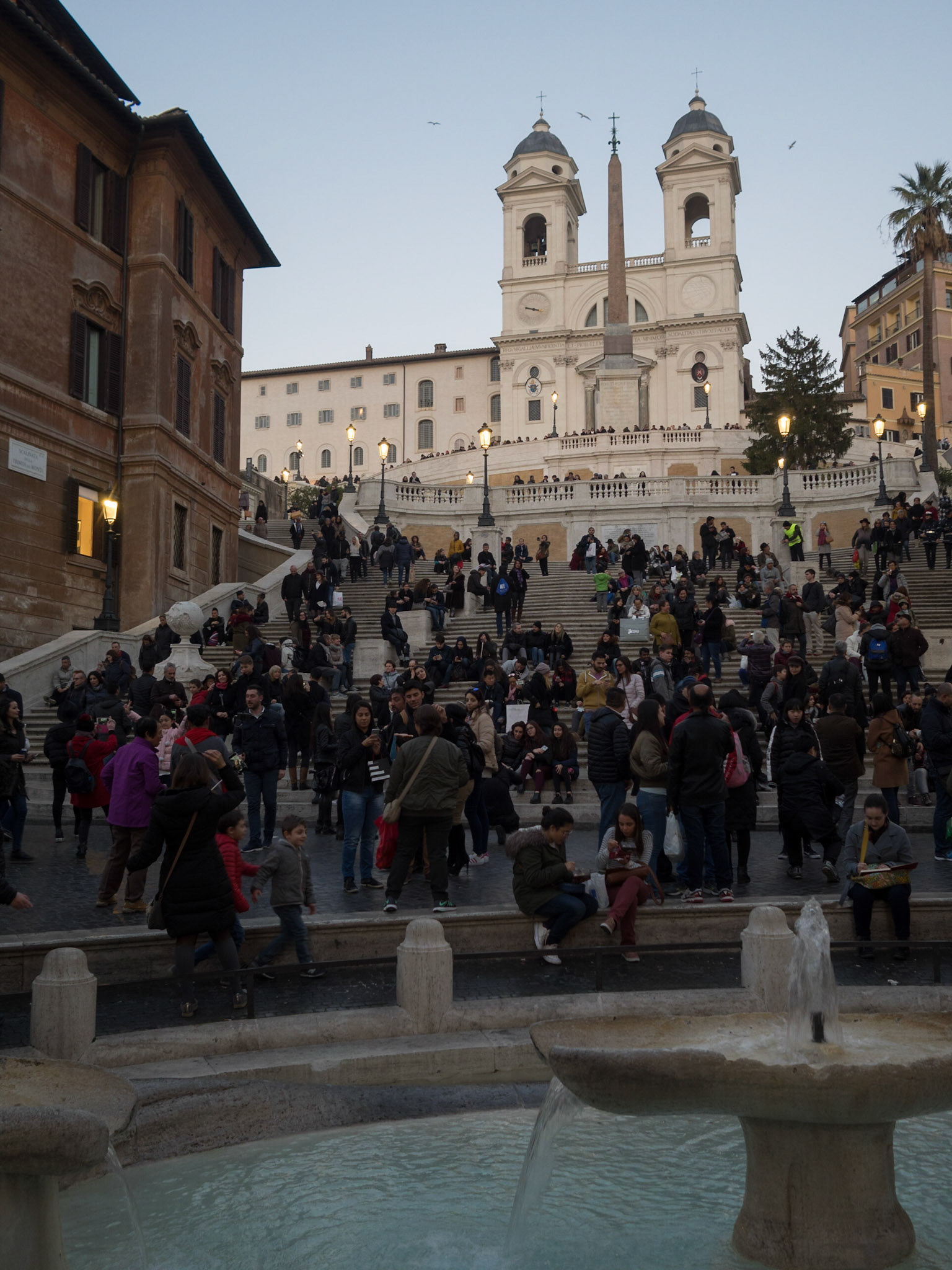 The crowds in Piazza di Spagna
