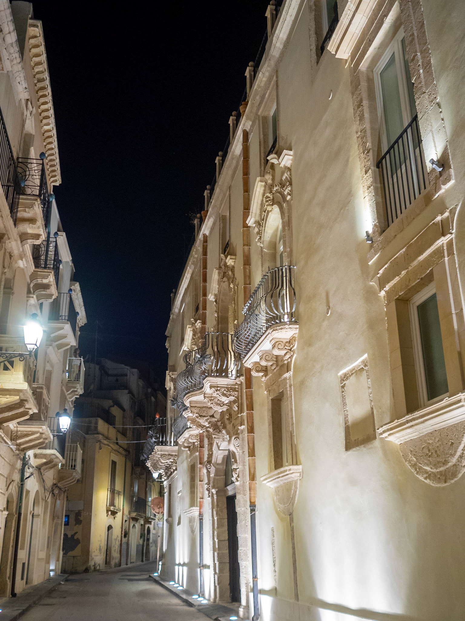 Ortigia street at night, Syracuse