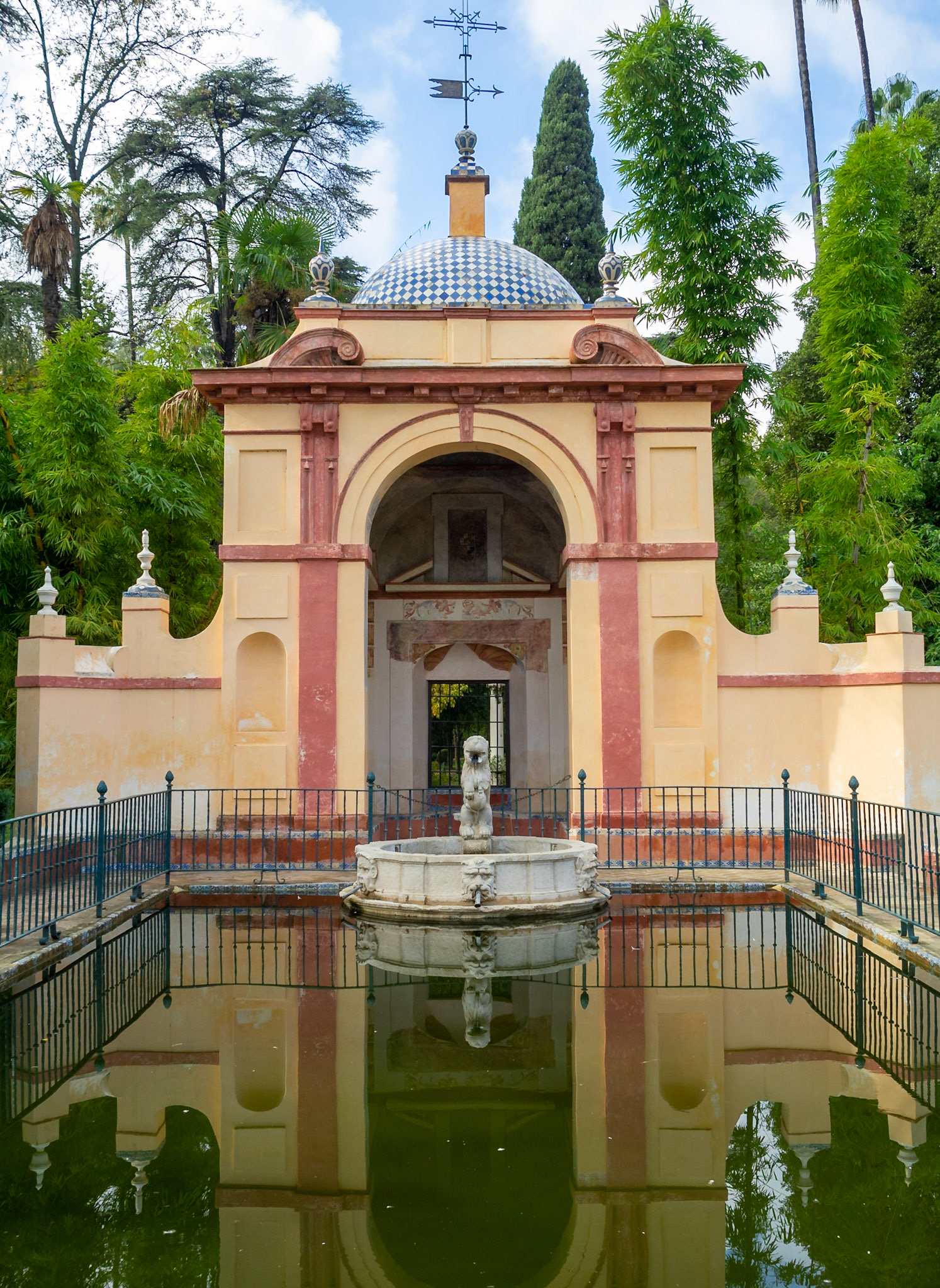 Lion's Pond, Alcazar of Seville