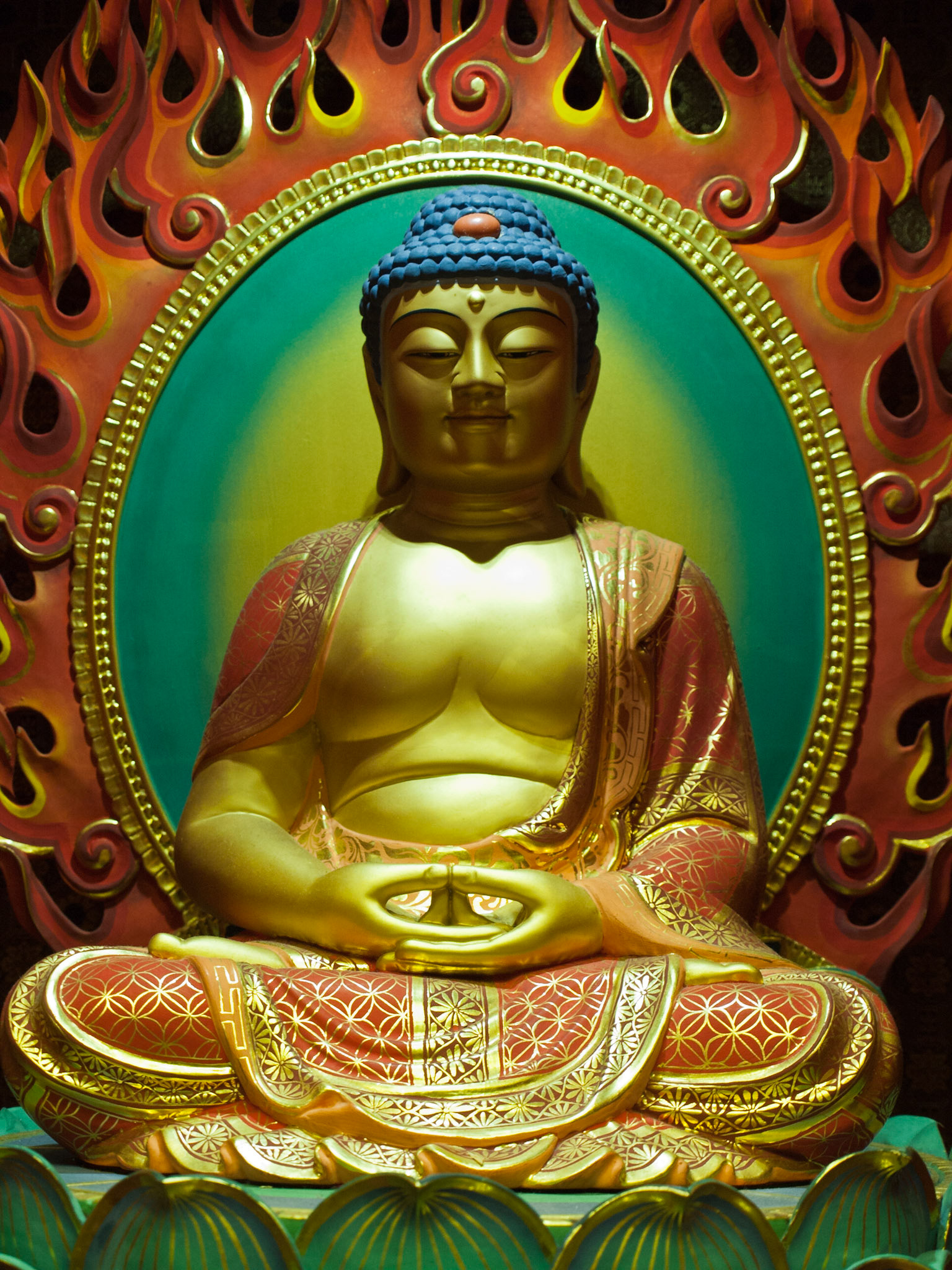 Buddha image from the Buddha Tooth Relic Temple