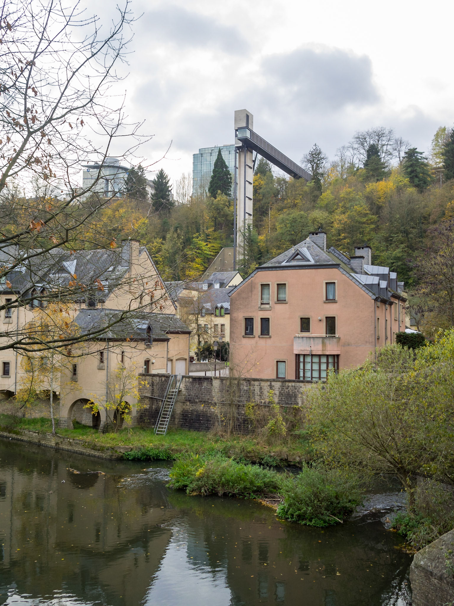 Pfaffenthal Lift over the neighbourhood
