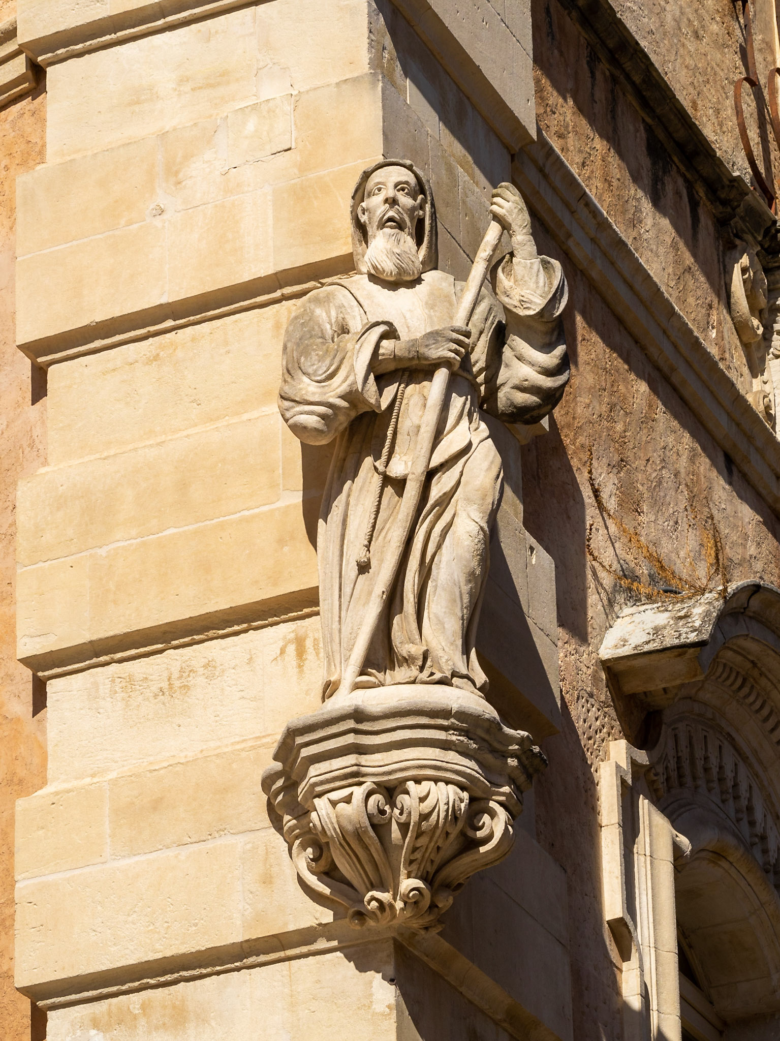 Palazzo Cosentini corner statue, Ragusa