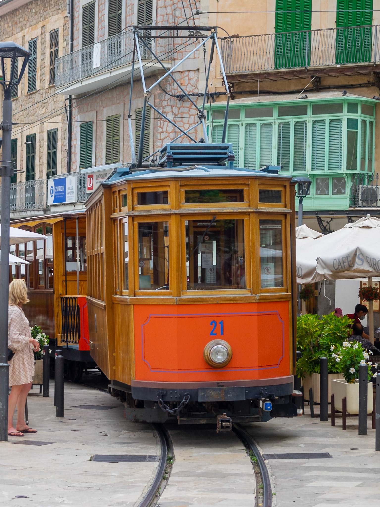 Soller tramcar passing in Plaça Constitució