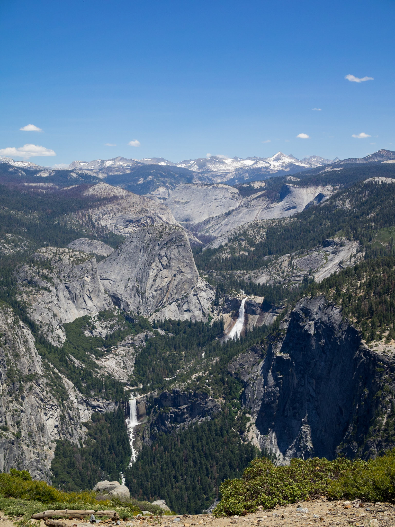 The falls along John Muir Trail