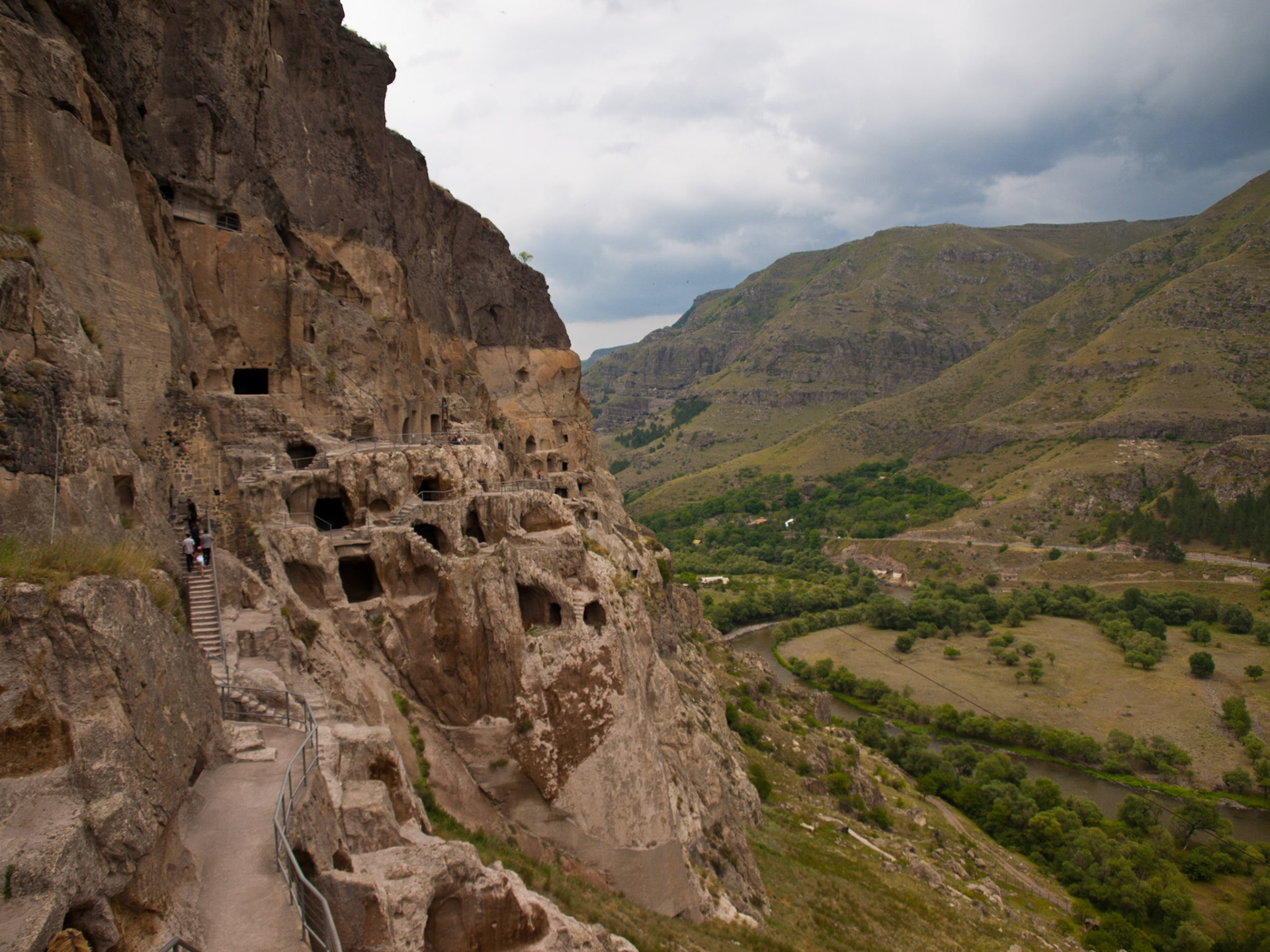 Vardzia cave city