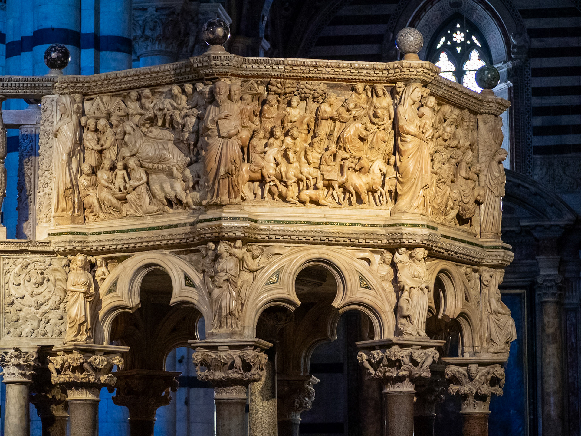 Visitation and Nativity  and Adoration of the Magi, detail of Nicola Pisano pulpit, Siena Cathedral