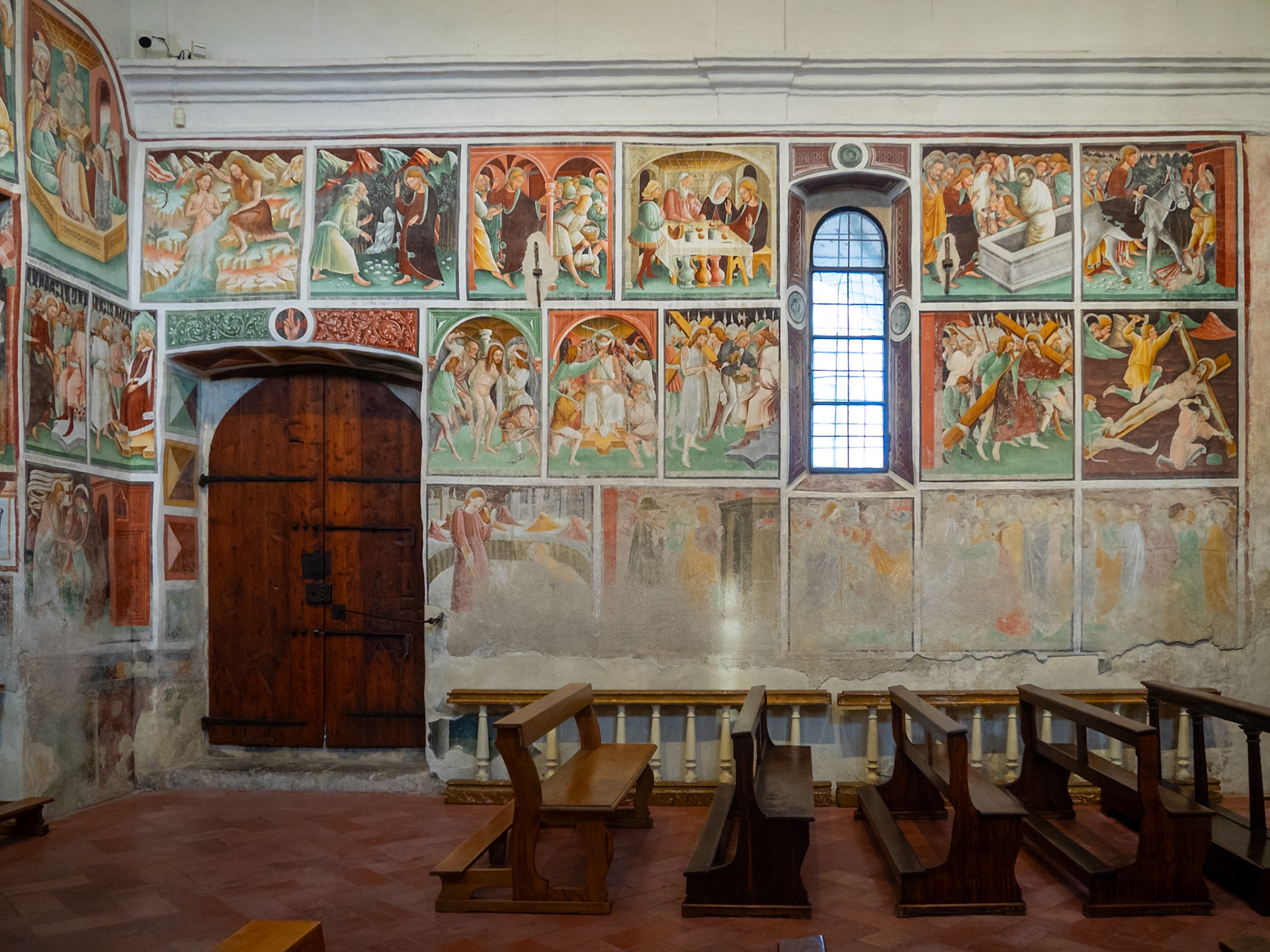 Oratorio dei Disciplini interior frescos of the life of Christ, Clusone