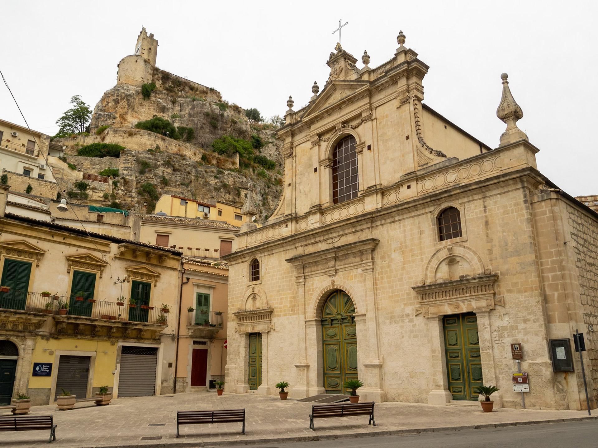 Chiesa di Santa Maria di Betlem below Castello dei Conti, Modica