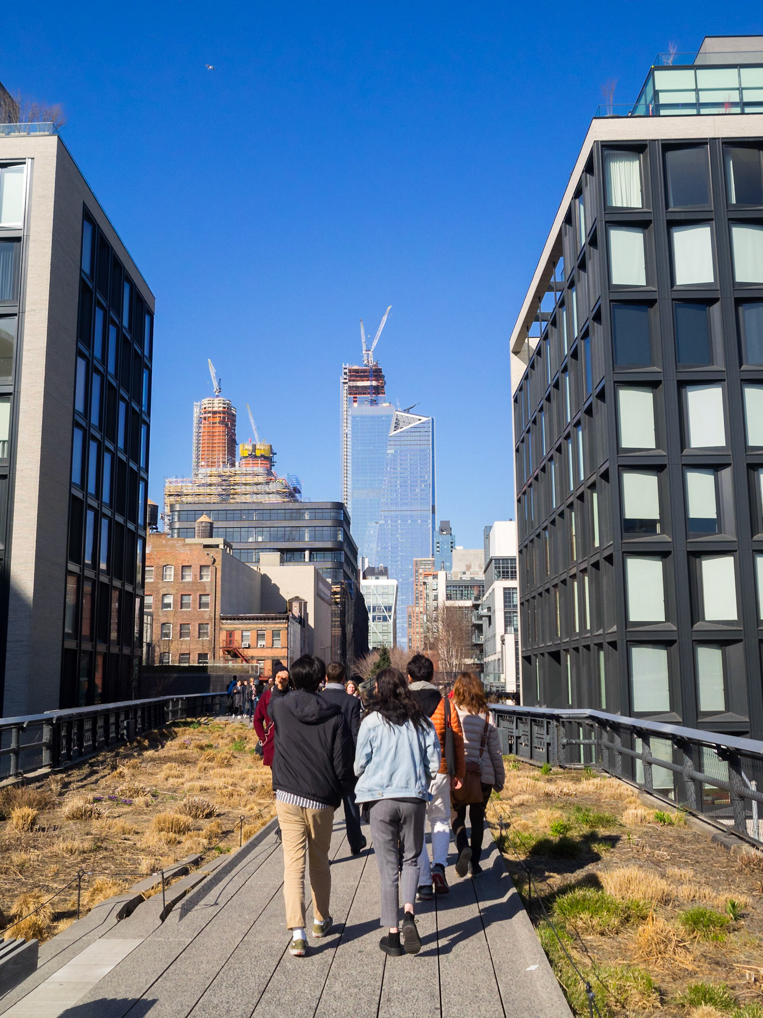 People walking New York High Line
