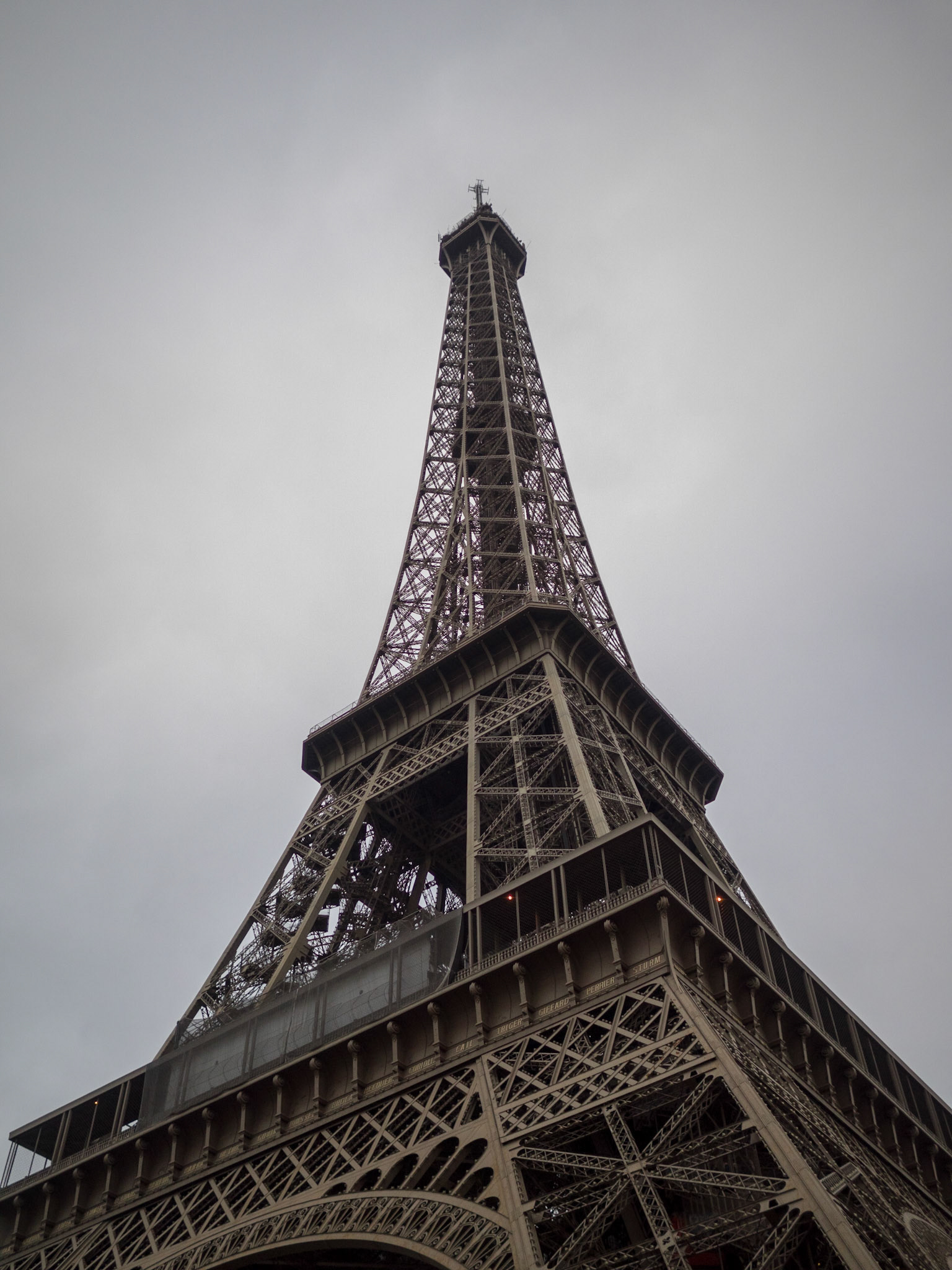 Eiffel tower and gray skies
