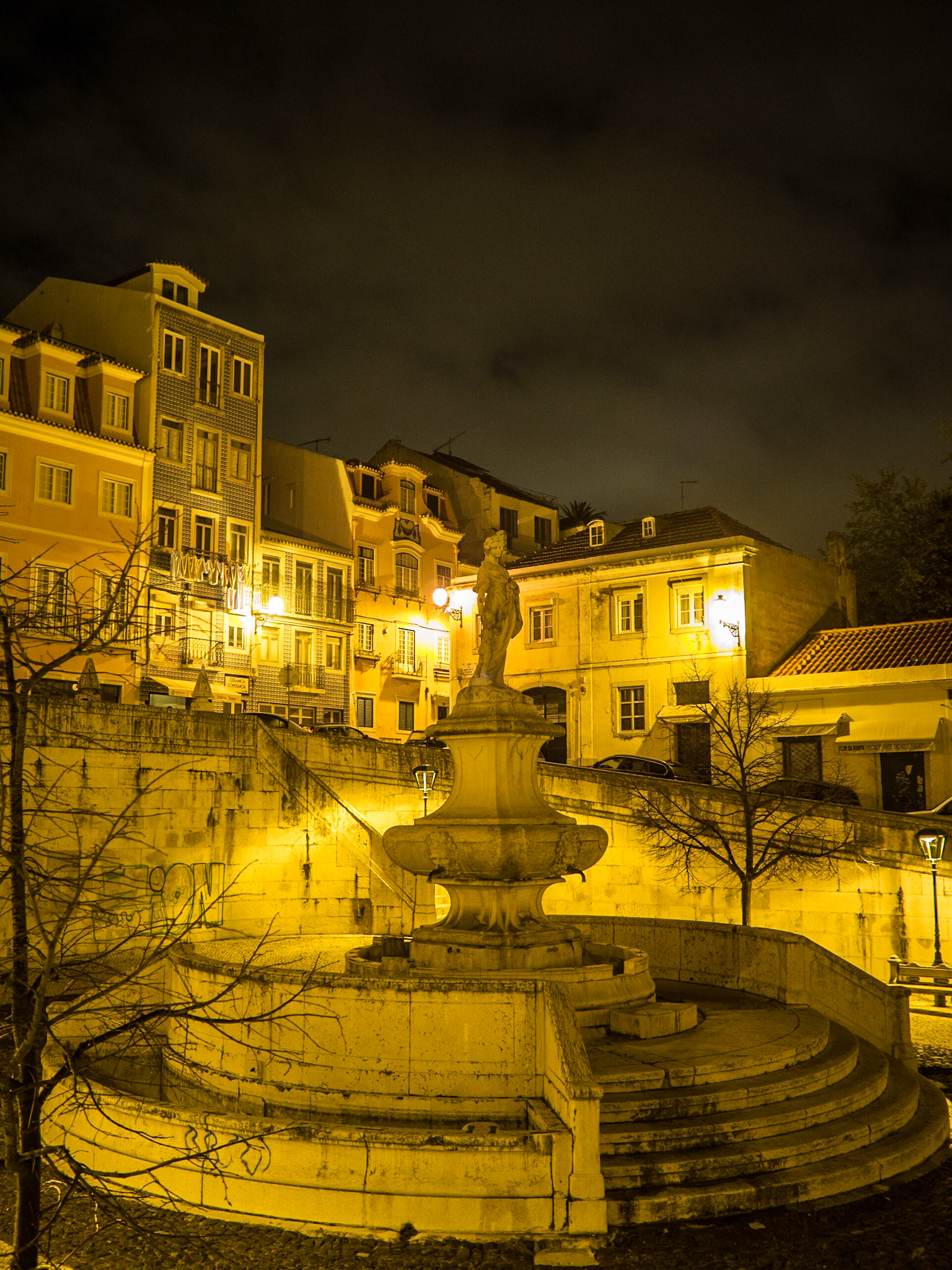 Janelas Verdes fountain square at night
