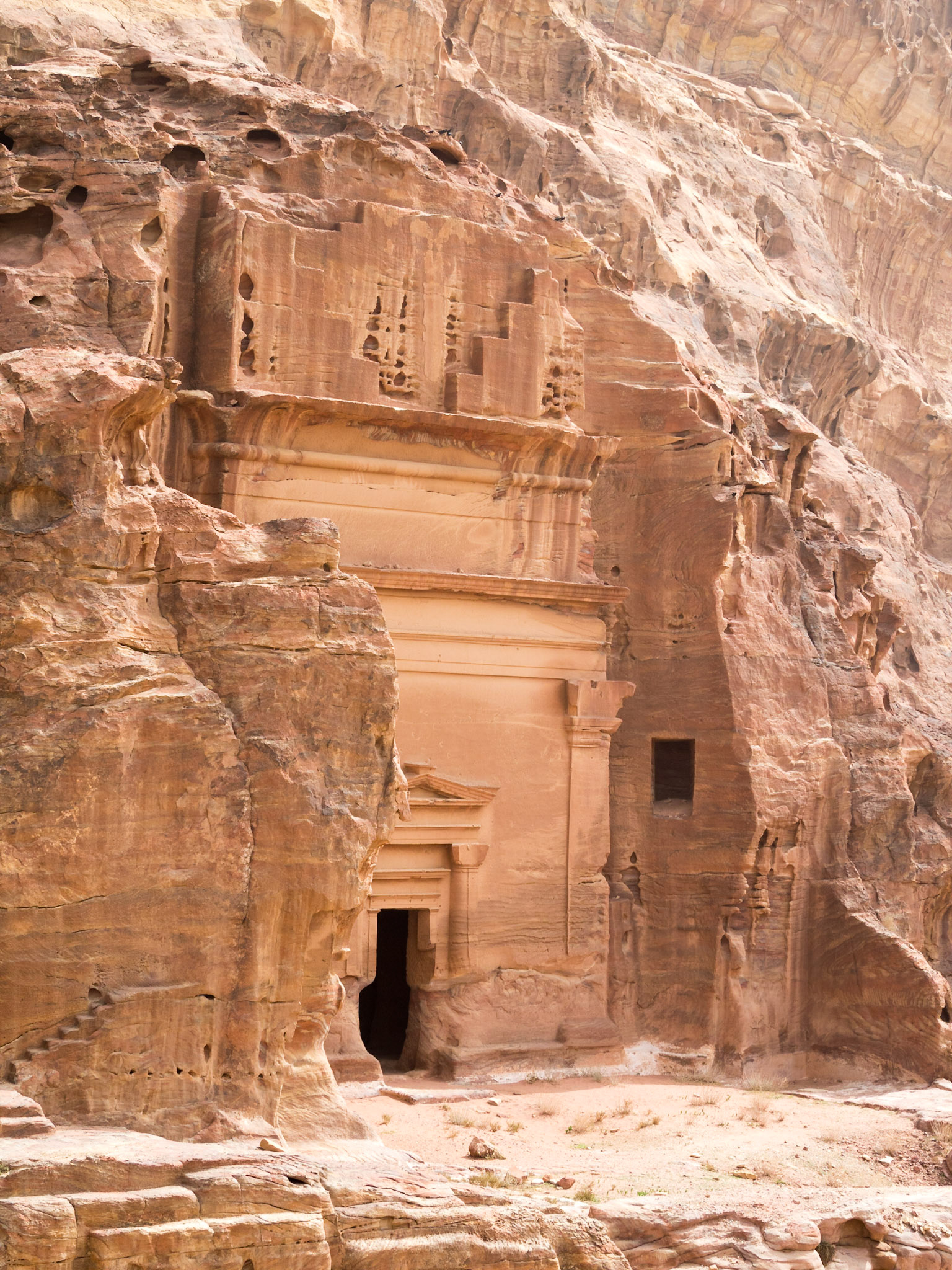Petra Aneisho tombs