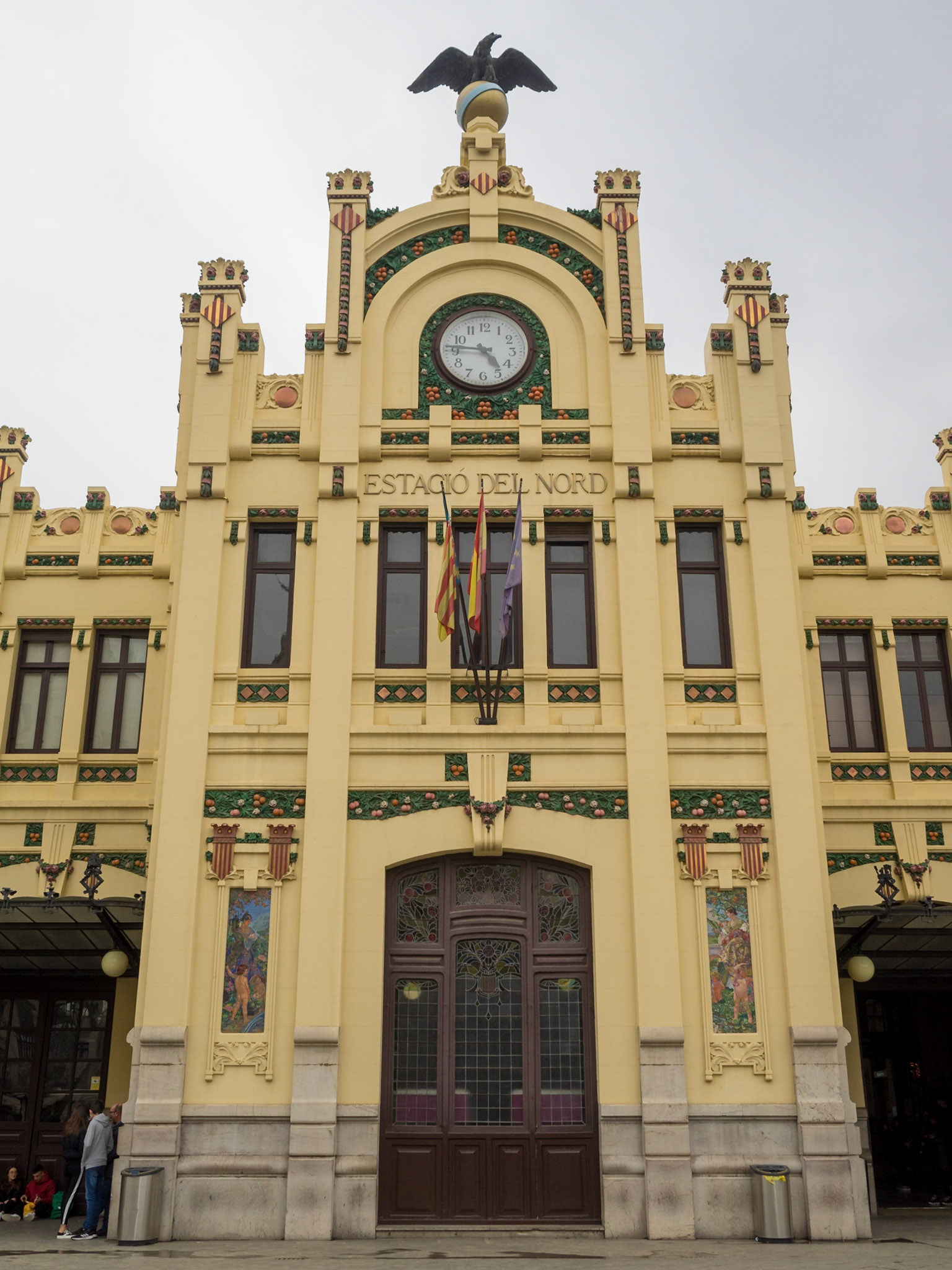 Valencia Nord train station facade
