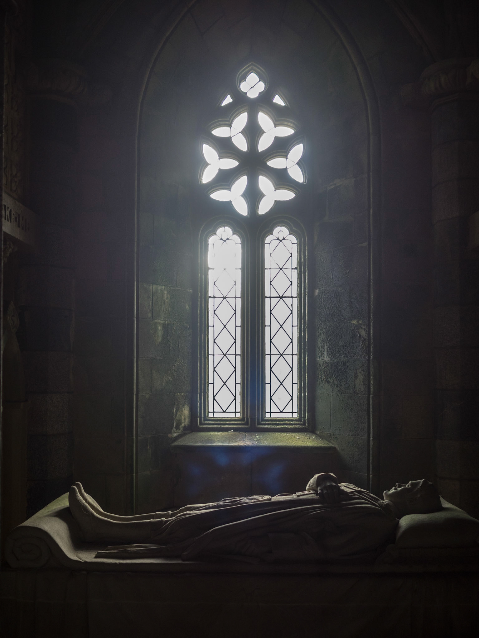 Walter Campbell tomb, St Convals Chapel