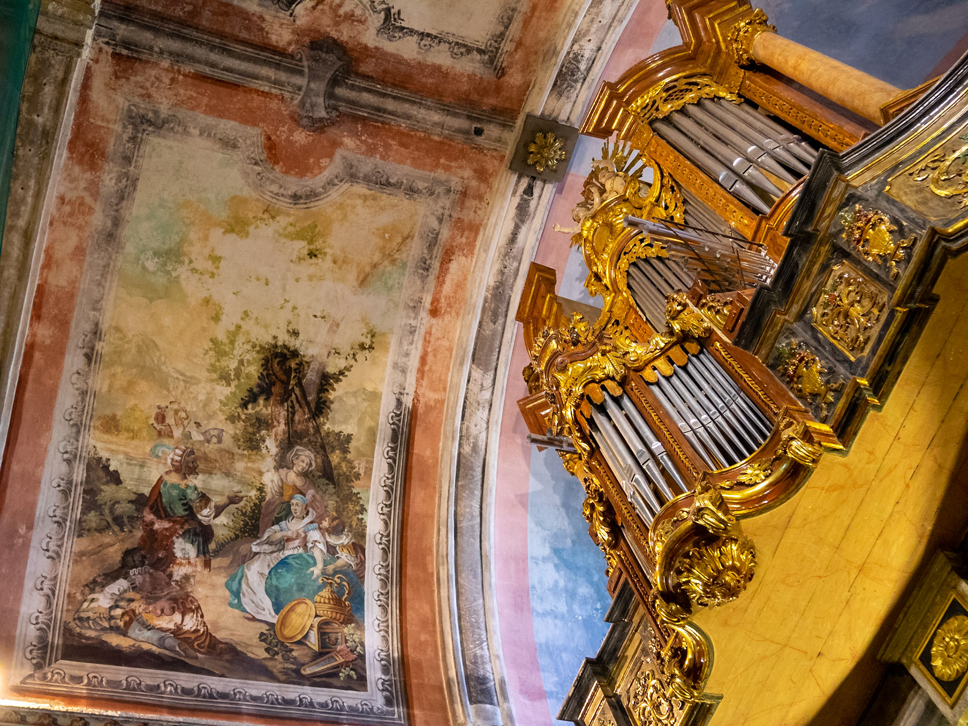 Organ and frescos of the Sant Agusti Church, Ciutadella de Menorca