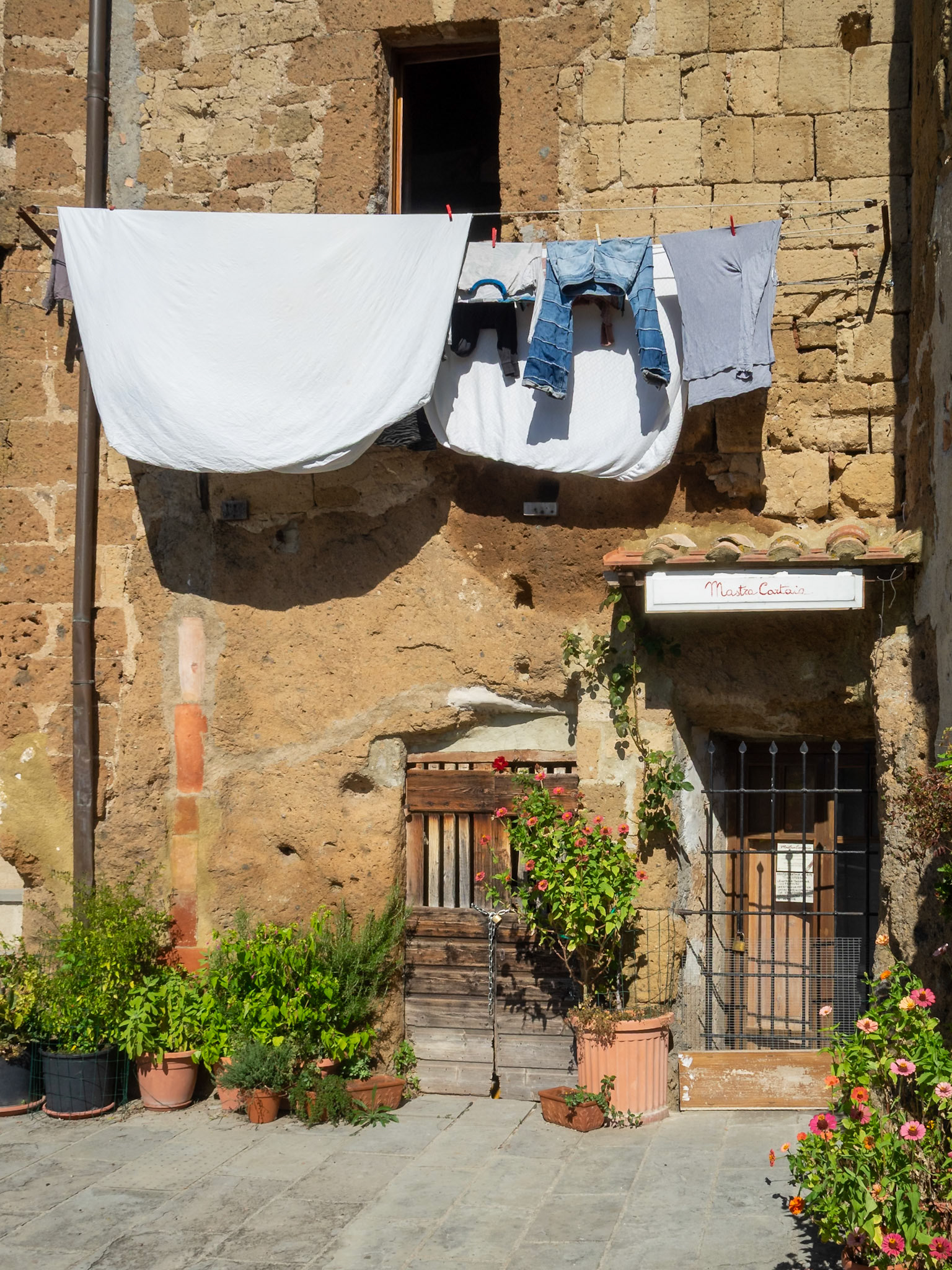 Drying clothes in the sun in Pitigliano