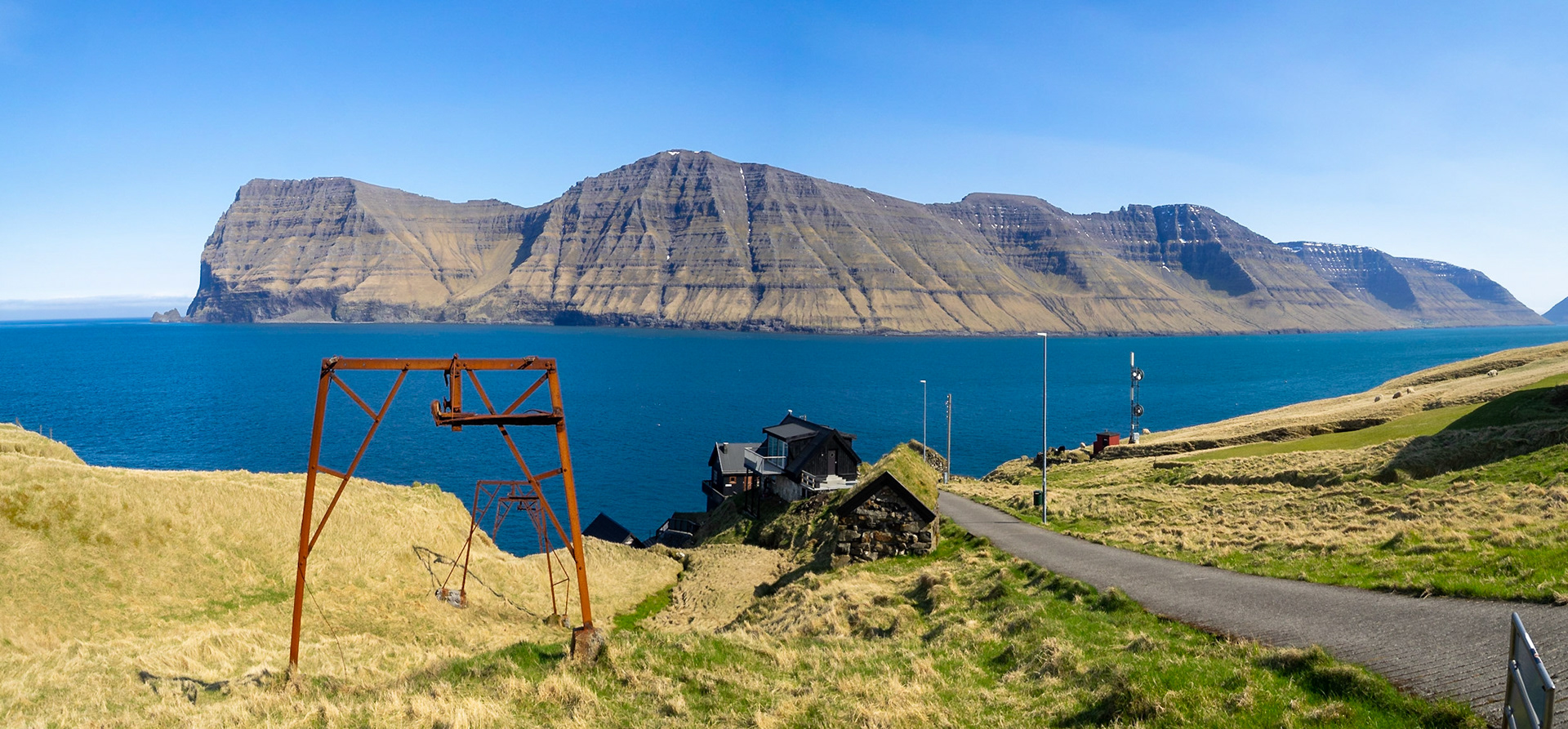 Kalsoyarfjørður and Kunoy island in a sunny day