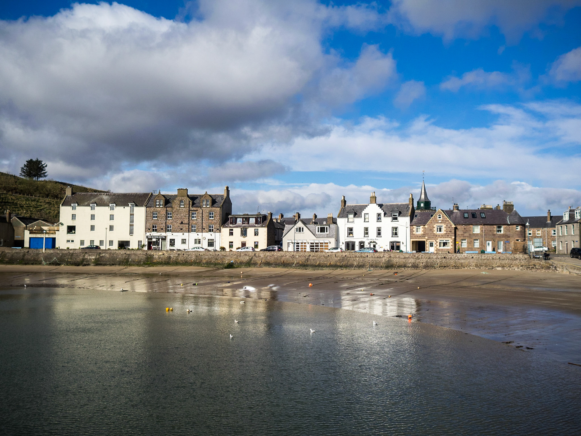 Stonehaven harbour in low tide