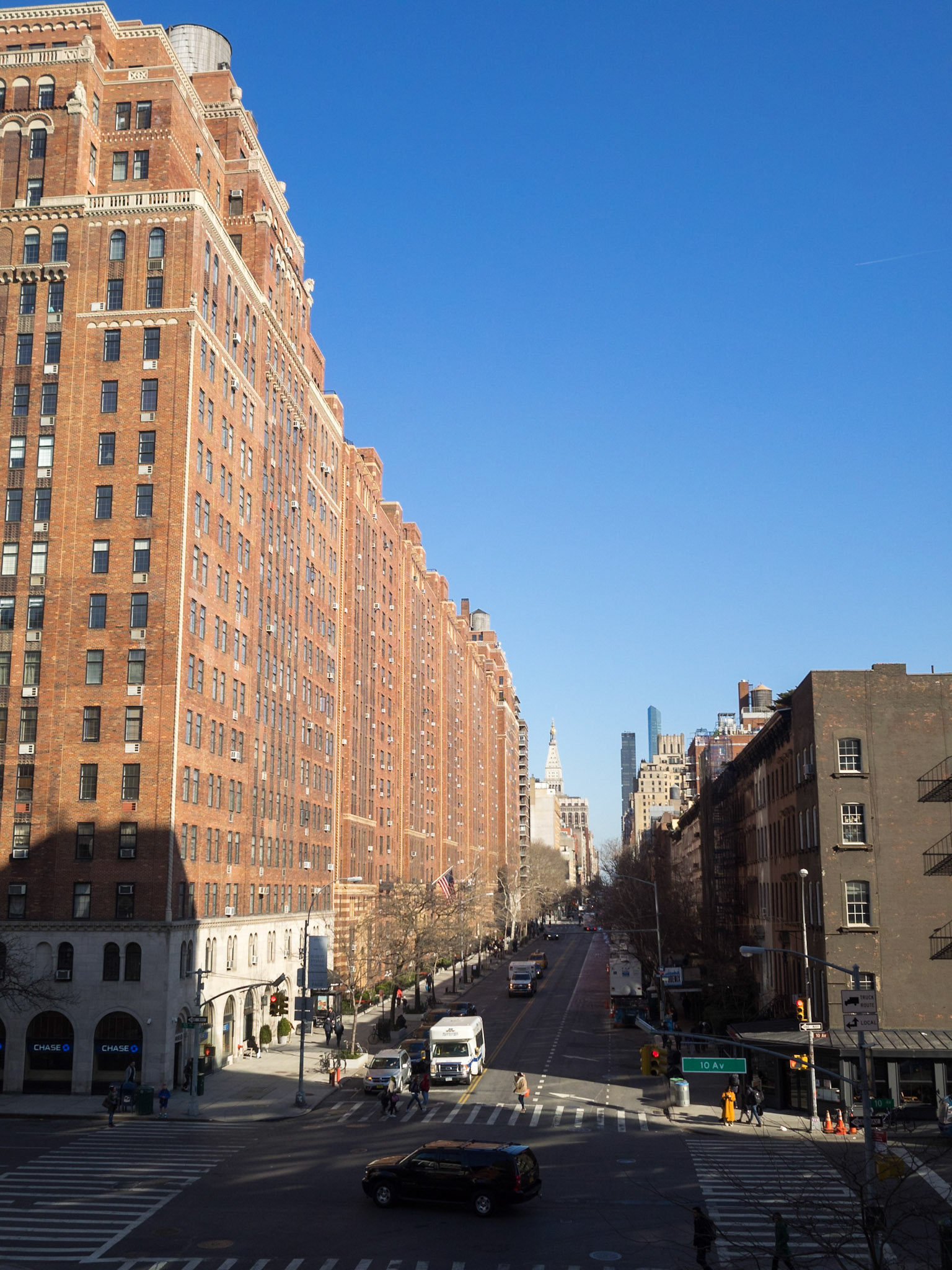 People walking New York High Line