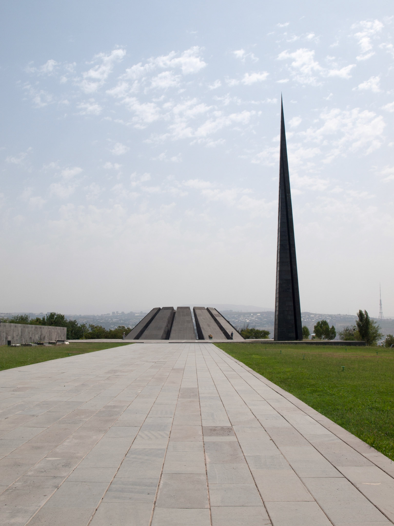 Armenian genocide memorial (Tsitsernakaberd)