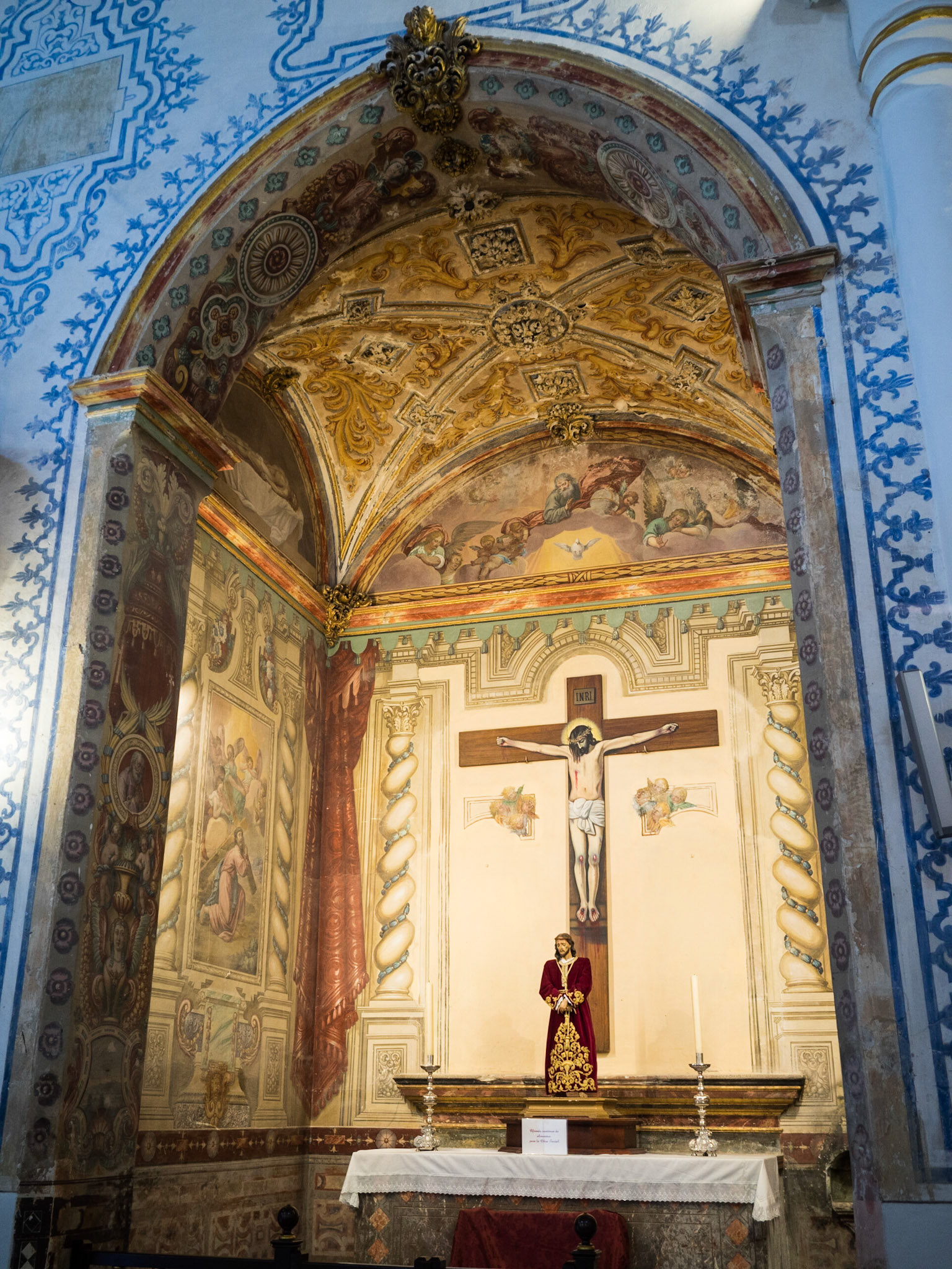 San Nicolas church interior