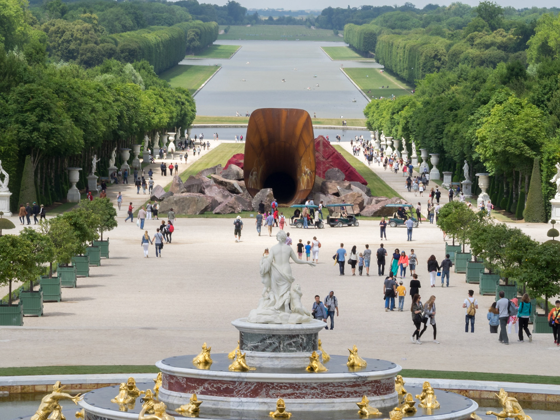 Dirty Corner Anish Kapoor installation in the Versailles gardens