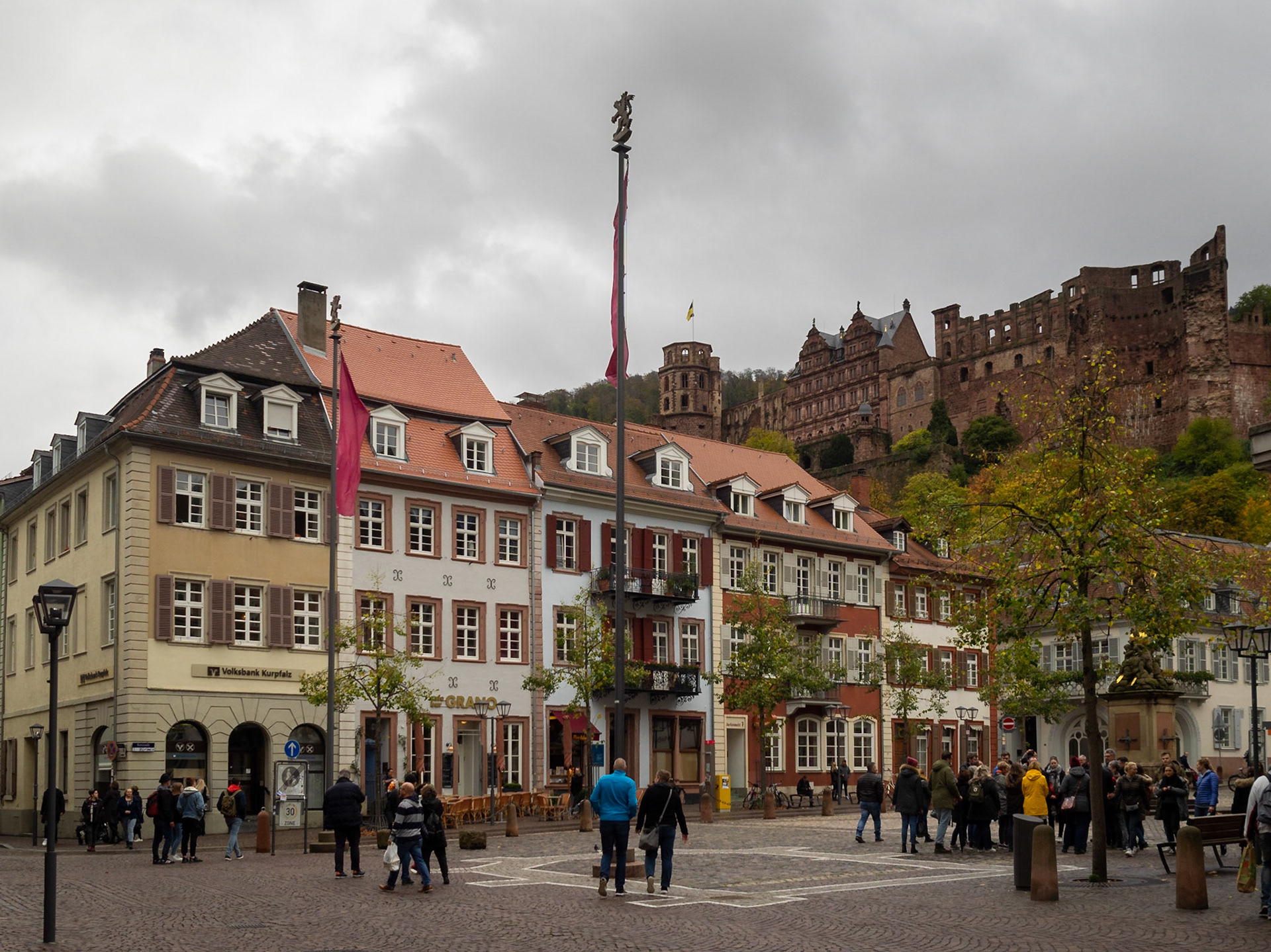 Heidelberg Castle above Kornmarkt
