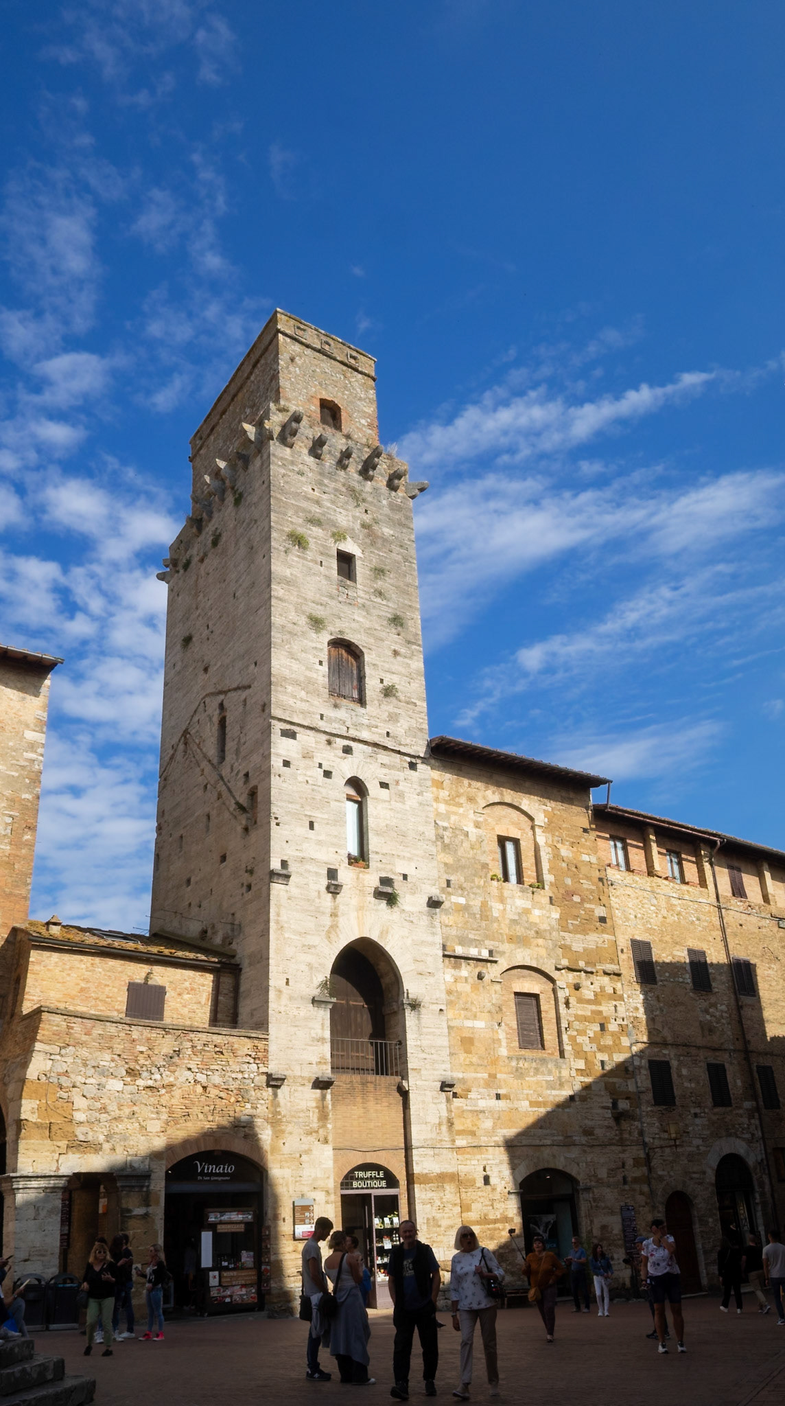 Torre del Diavolo (Devil's Tower), Piazza della Cisterna, San Gimignano